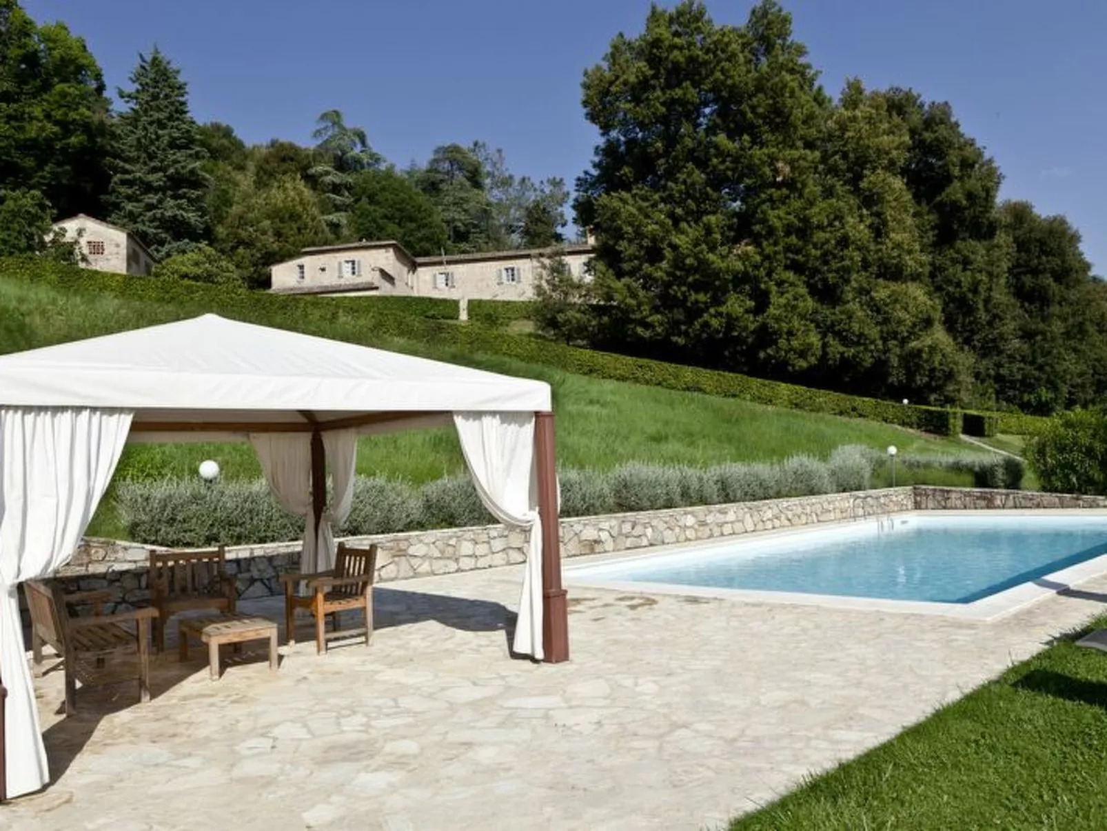 Chianti Resort - Outside