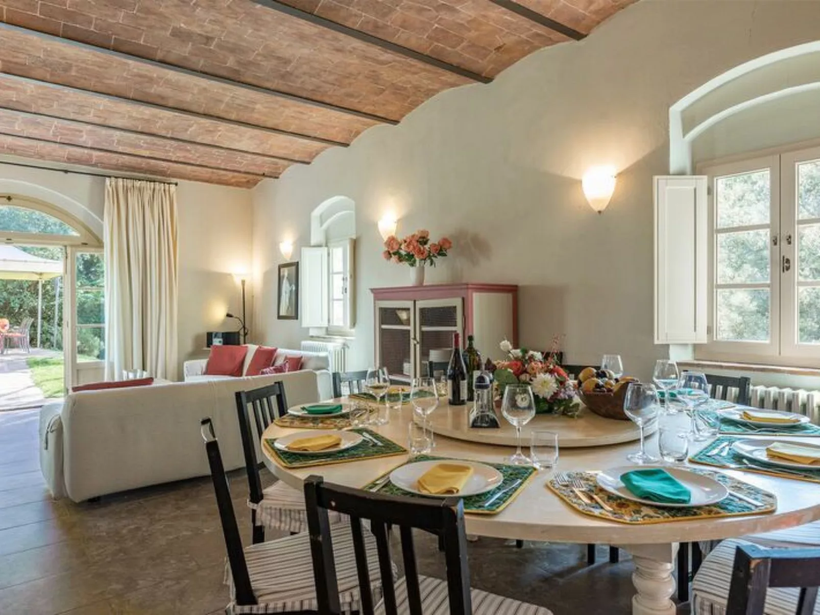 Villa Linchiano - Inside