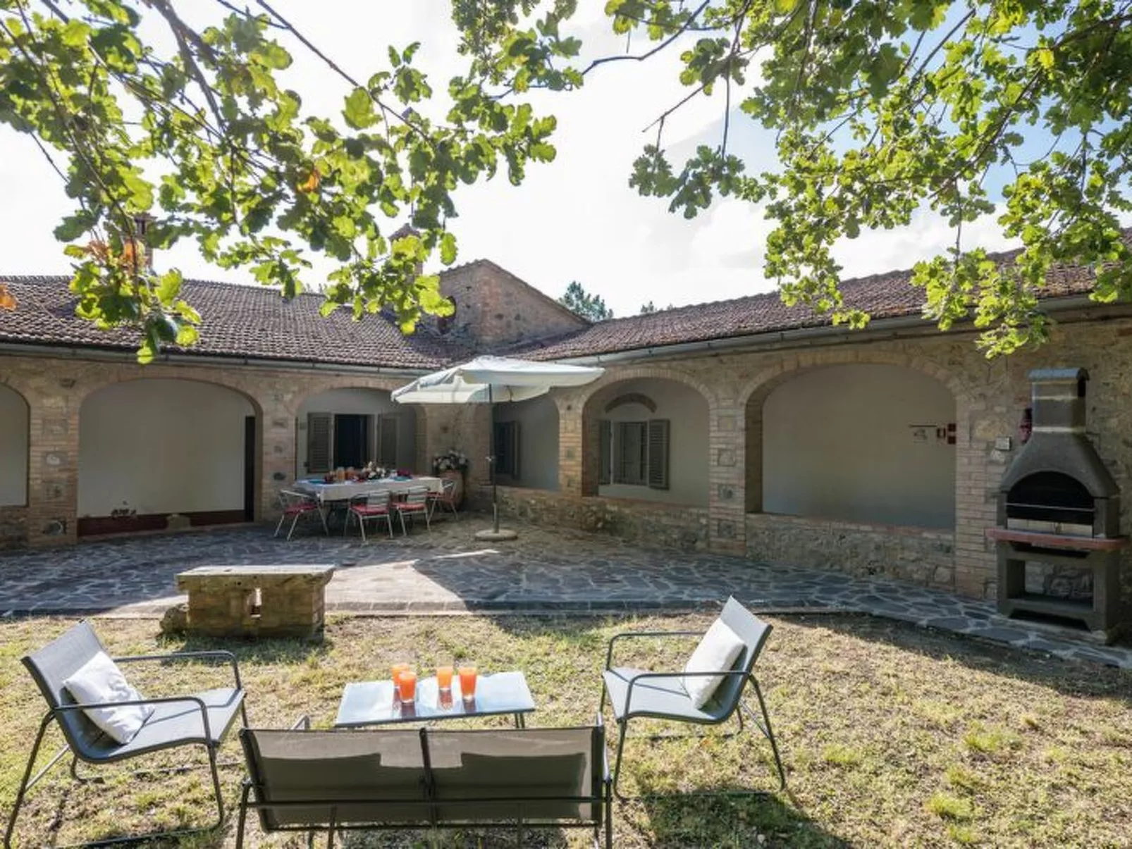 Chianti Resort - Outside