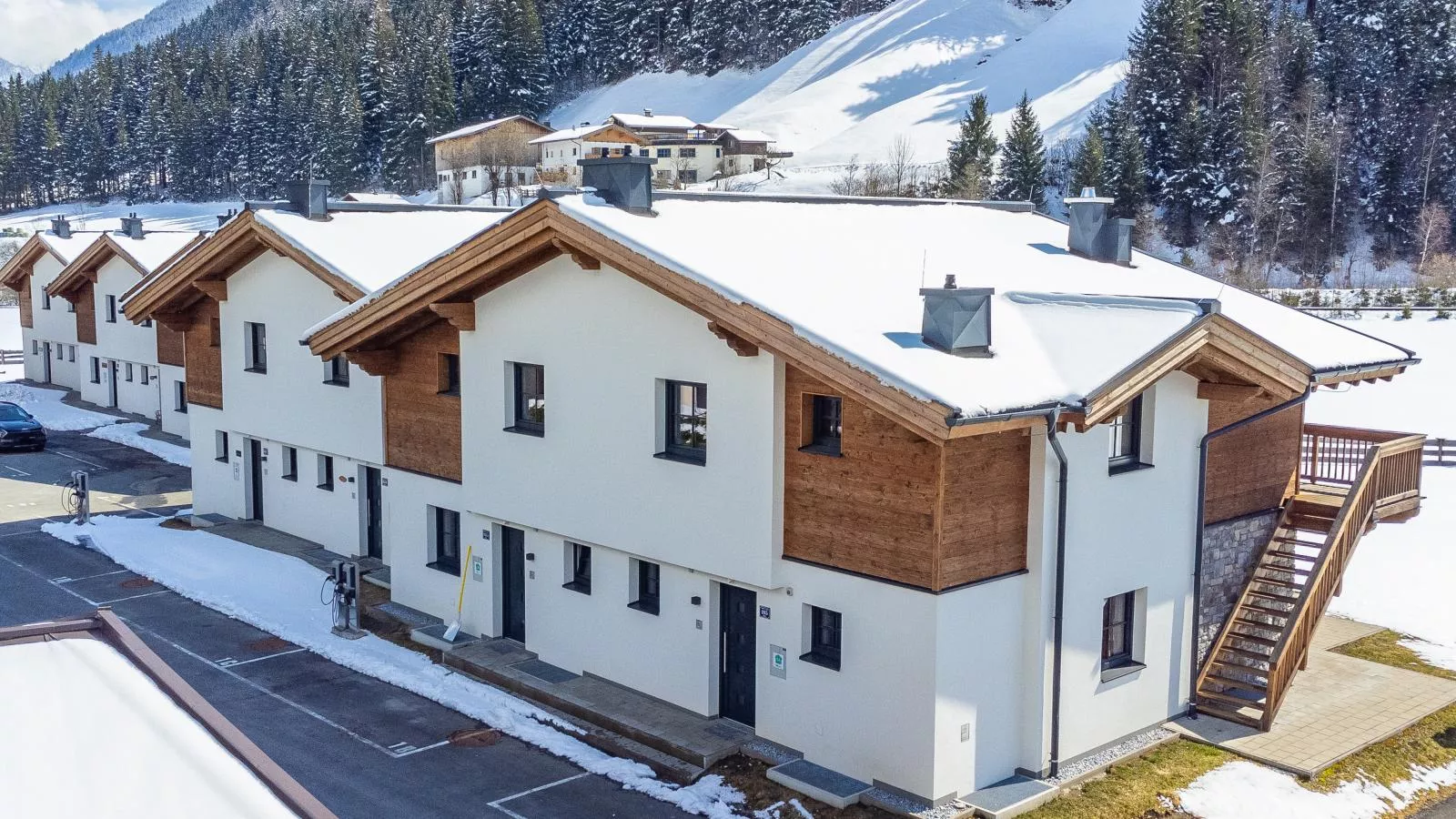 Pinzgau Lodge 1A - Exterior in winter