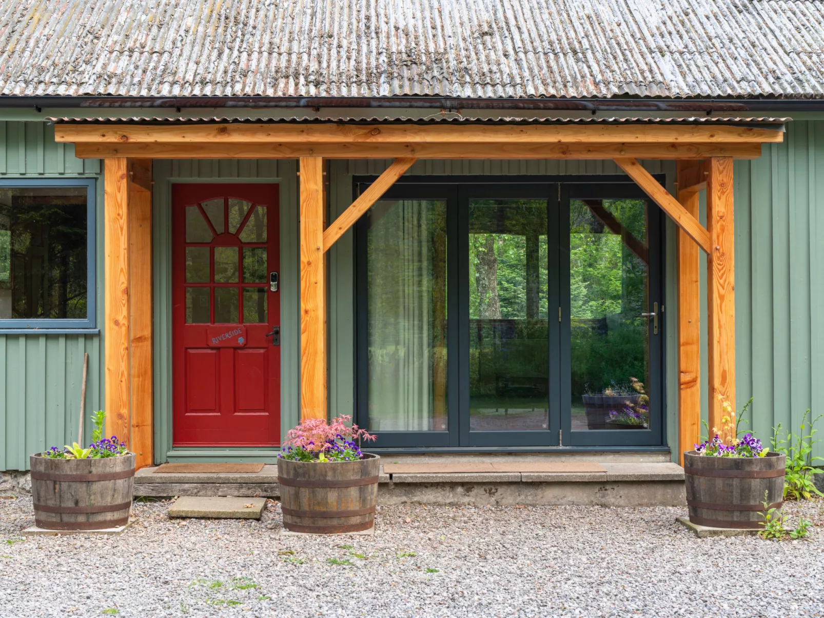 Fishermans Riverside Combi - Outside