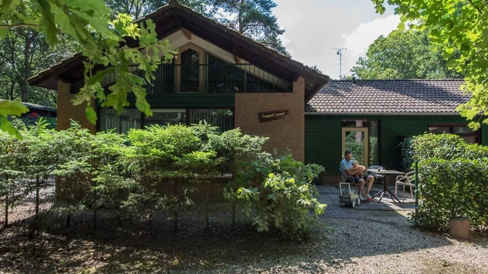 De Rode Ibis - Außenbereich Sommer