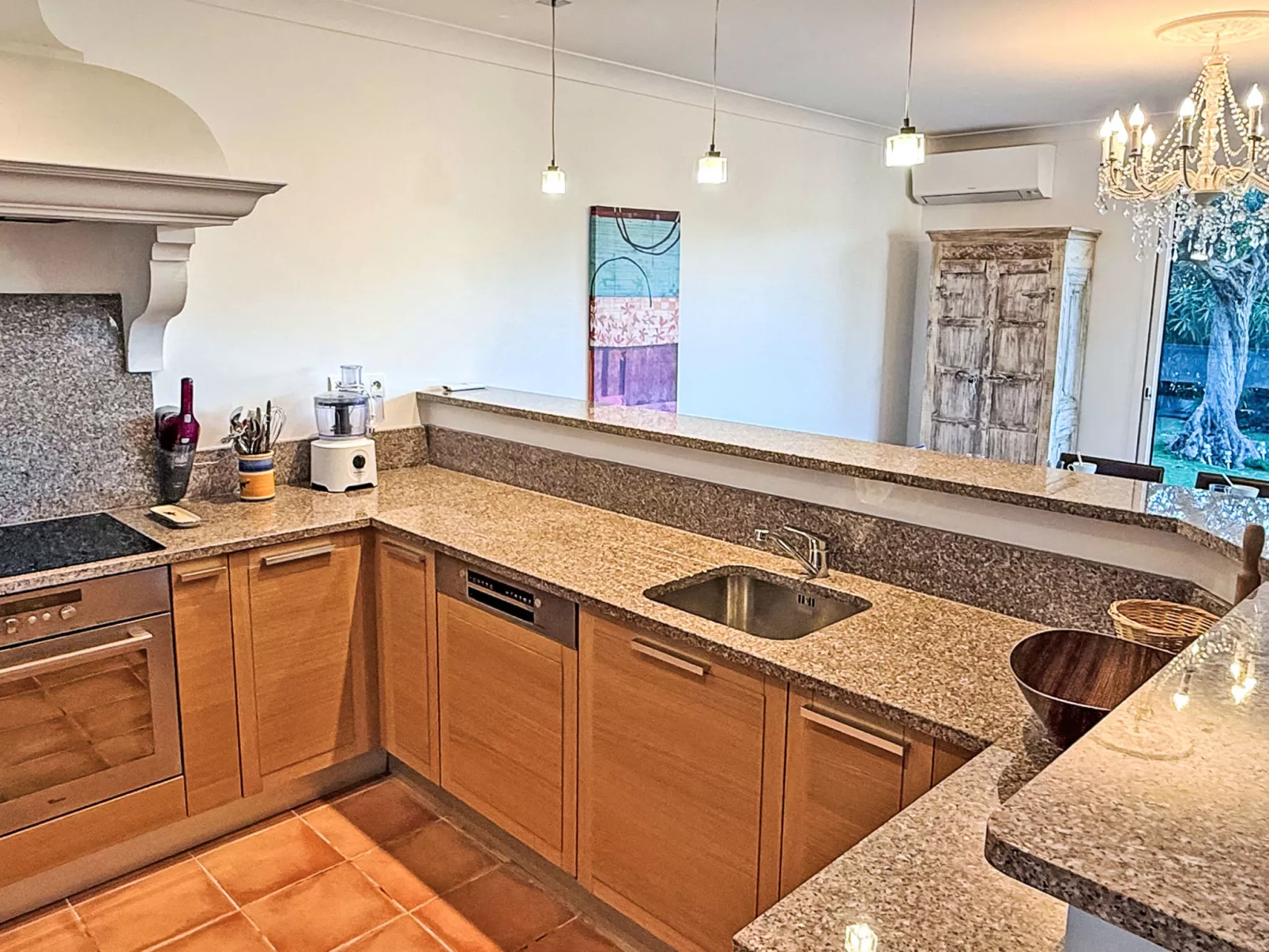 Villa Beauchene - Privates Schwimmbad - Klimaanlage - Drinnen