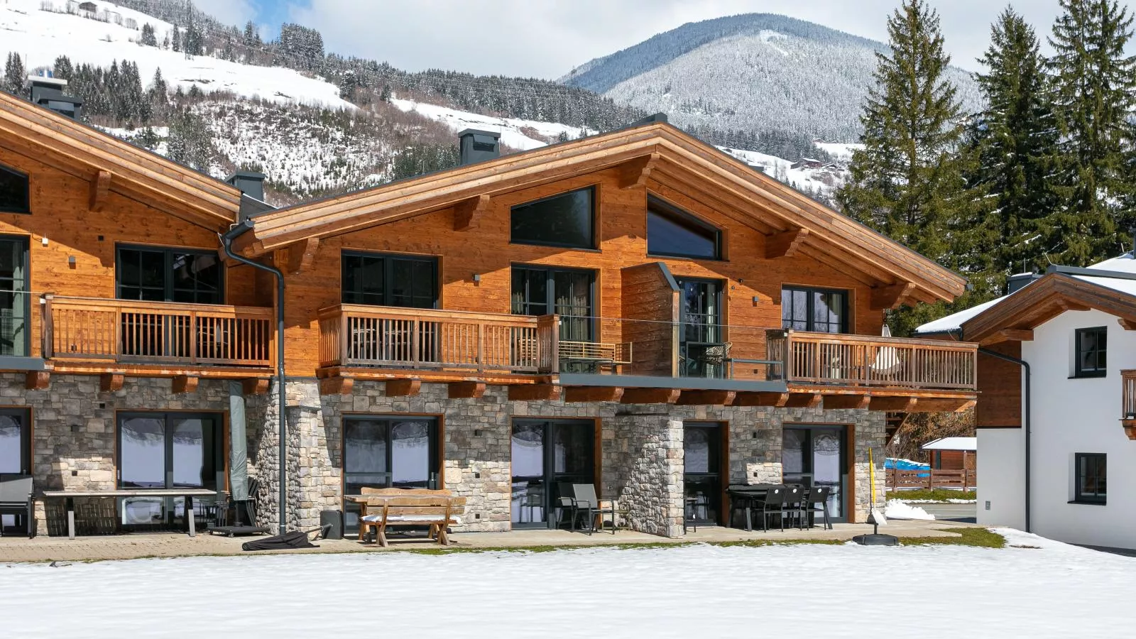 Almrausch - Exterior in winter