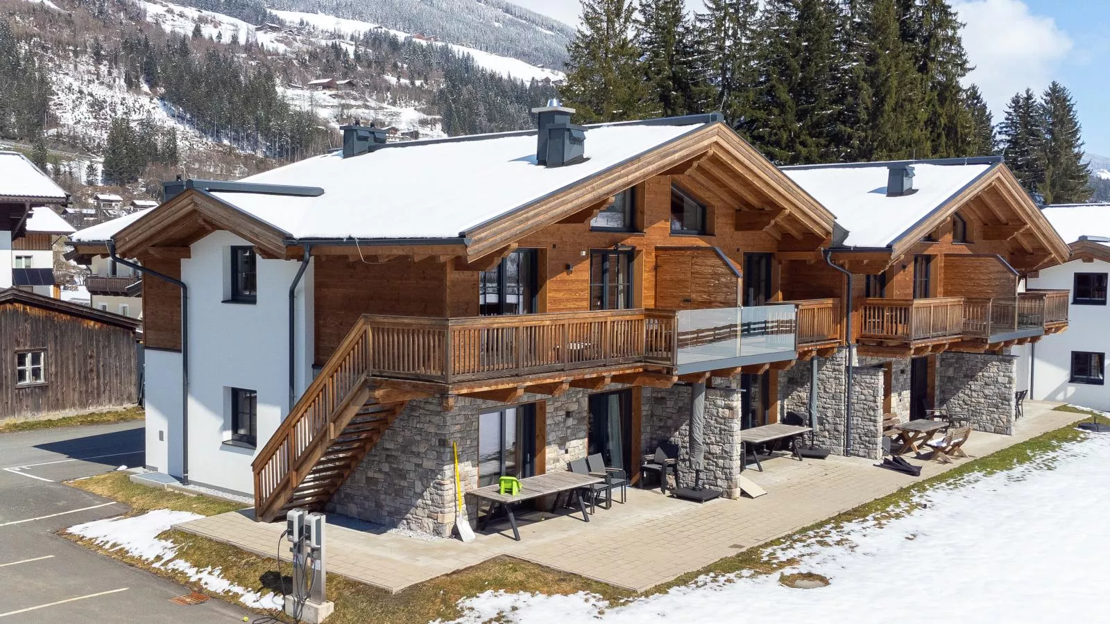 Pinzgau Lodge 1A - Exterior in winter