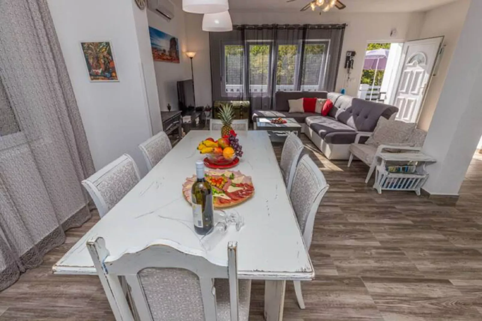 Villa Stingray-Living room