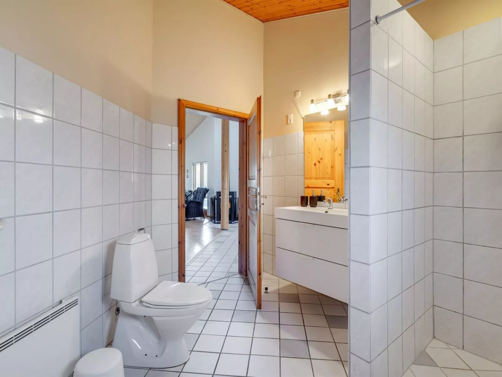 "Absalon" - 29km from the sea - Drinnen