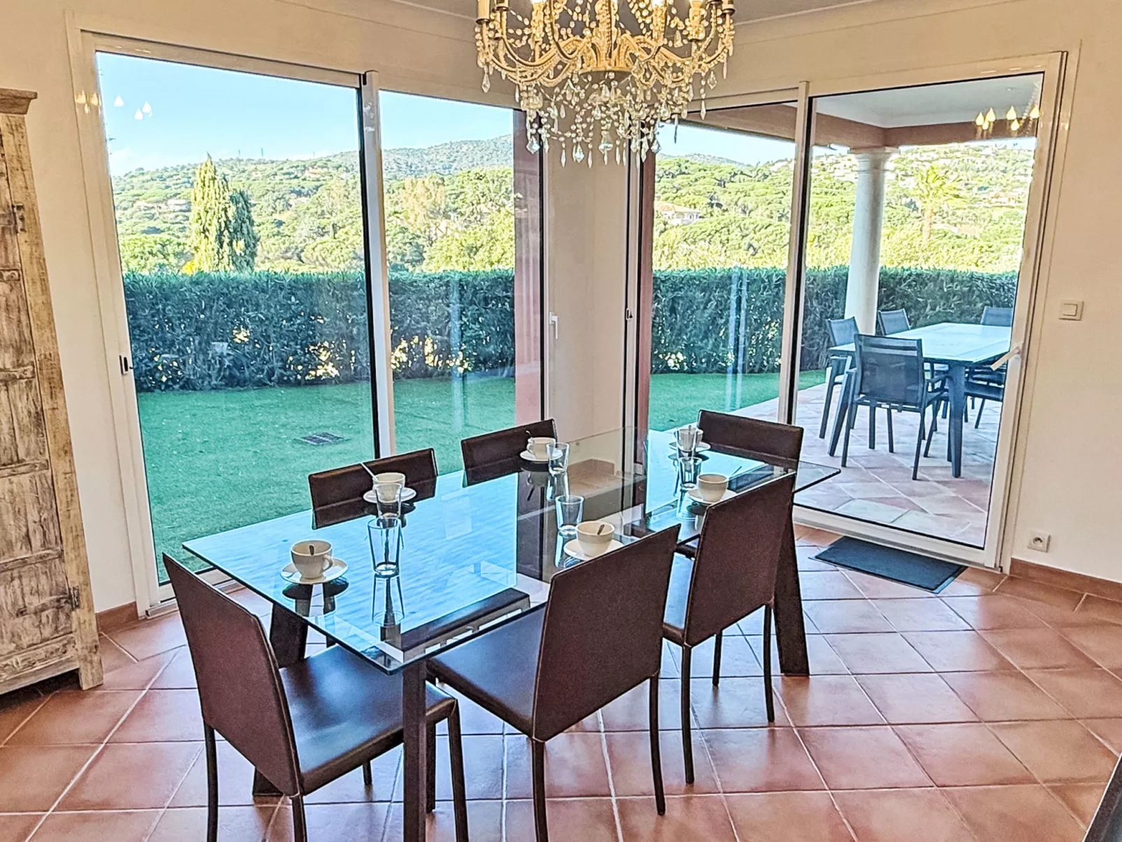 Villa Beauchene - Privates Schwimmbad - Klimaanlage - Drinnen