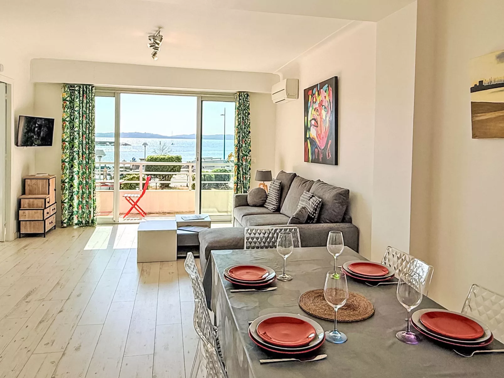 Appt T2 - Centre ville et plage - Vue Mer - Clim - Drinnen