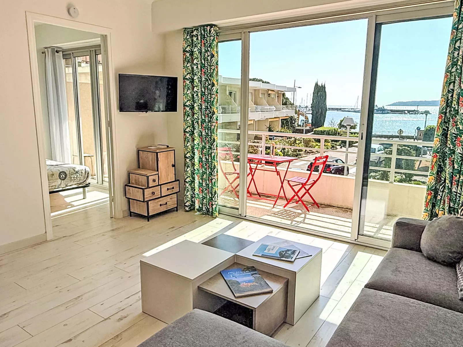 Appt T2 - Centre ville et plage - Vue Mer - Clim - Drinnen