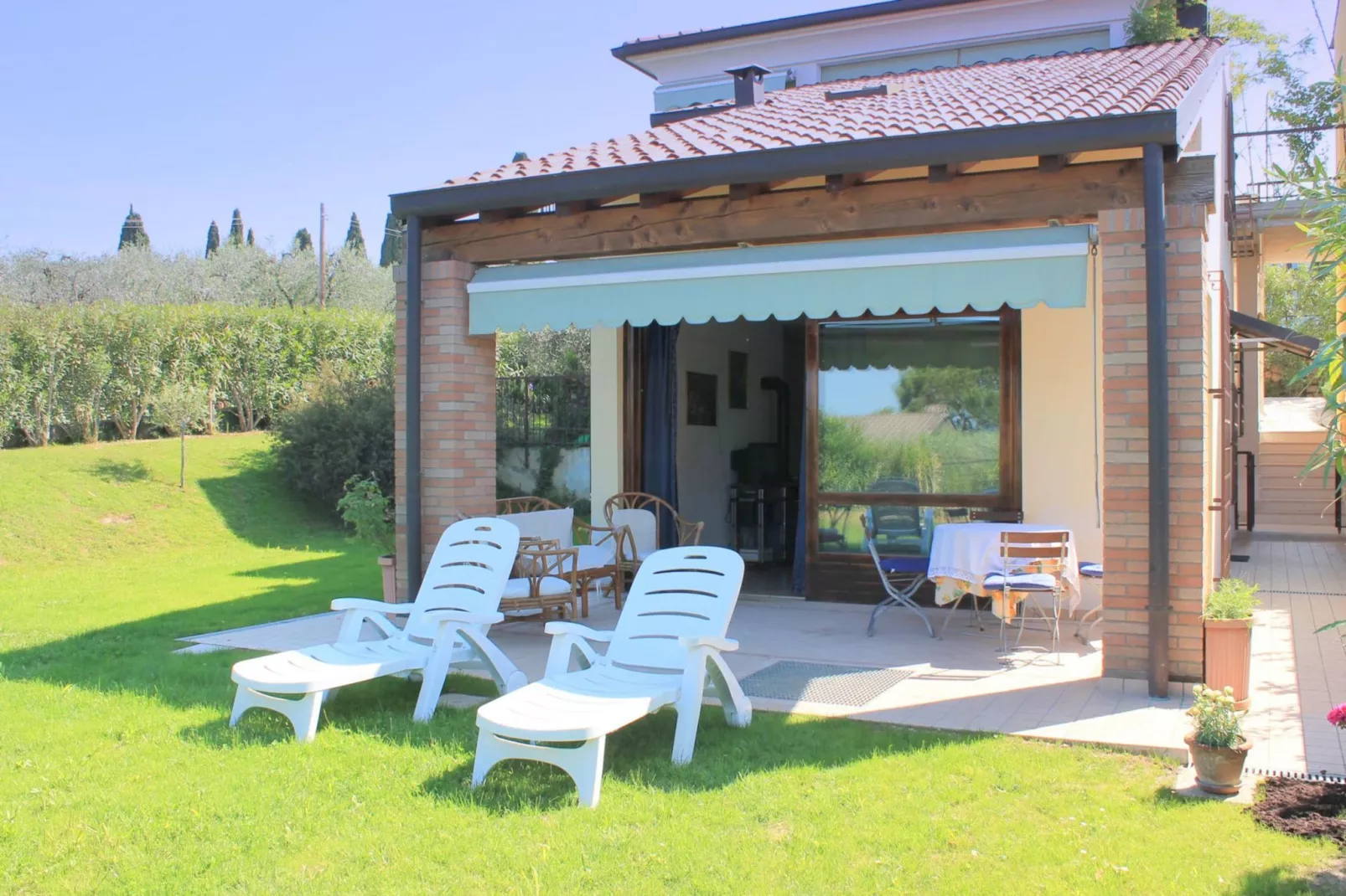 Villino Miro - Exterior in summer