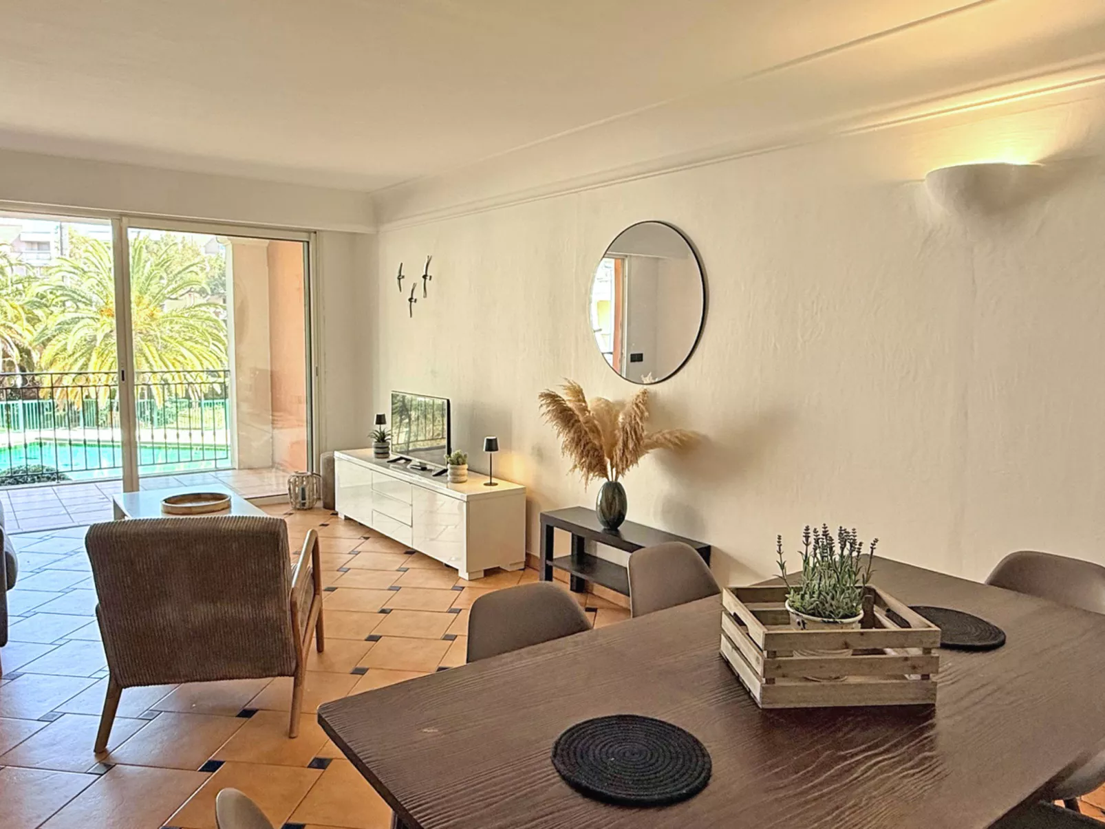 APT T3 - 4 pers - Schwimmbad Residenz - Klimaanlage - WiFi - Drinnen