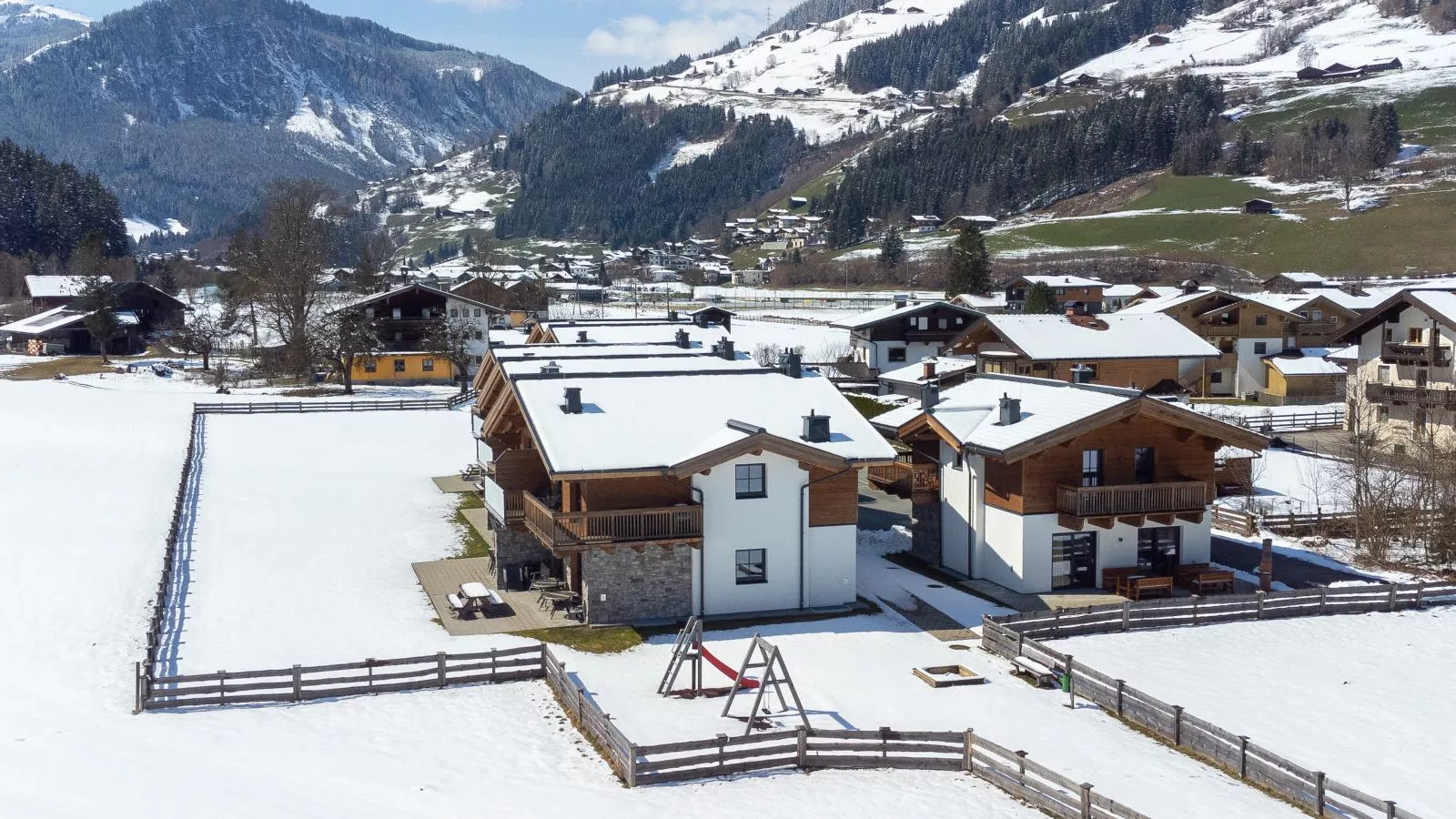 Pinzgau Lodge 2D - Exterior in winter