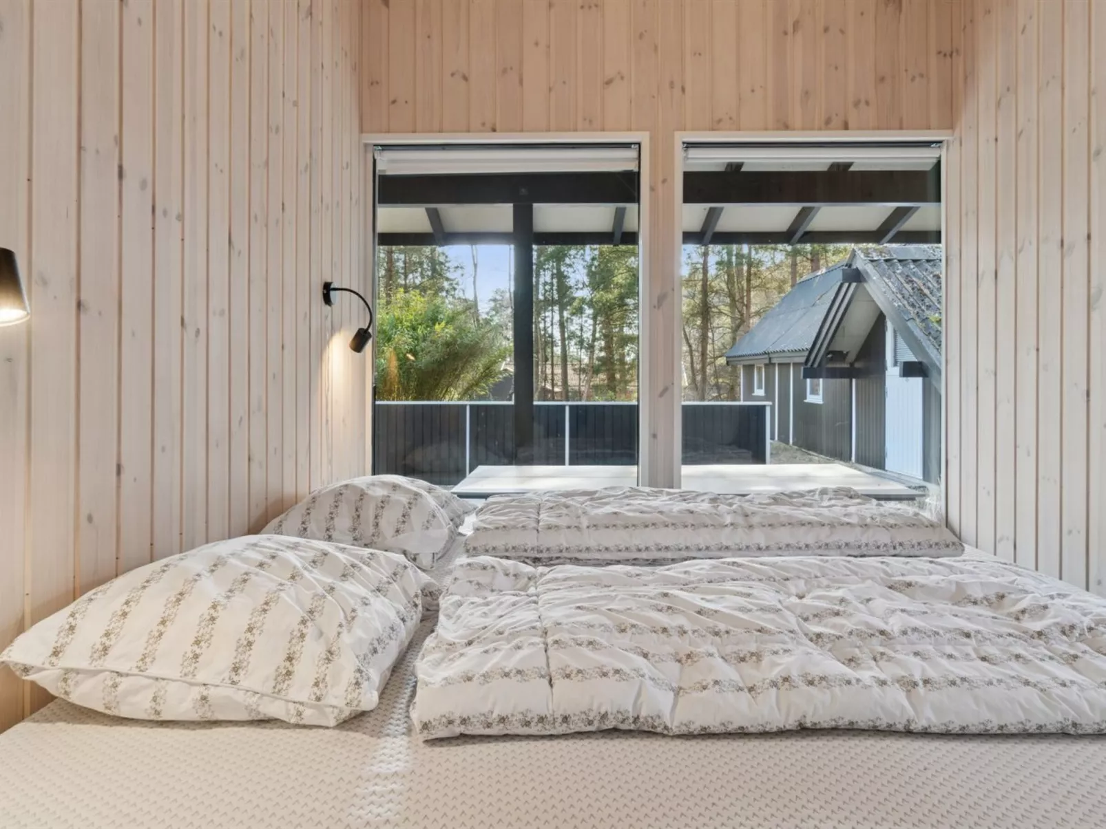 "Ahti" - 340m from the sea - Inside