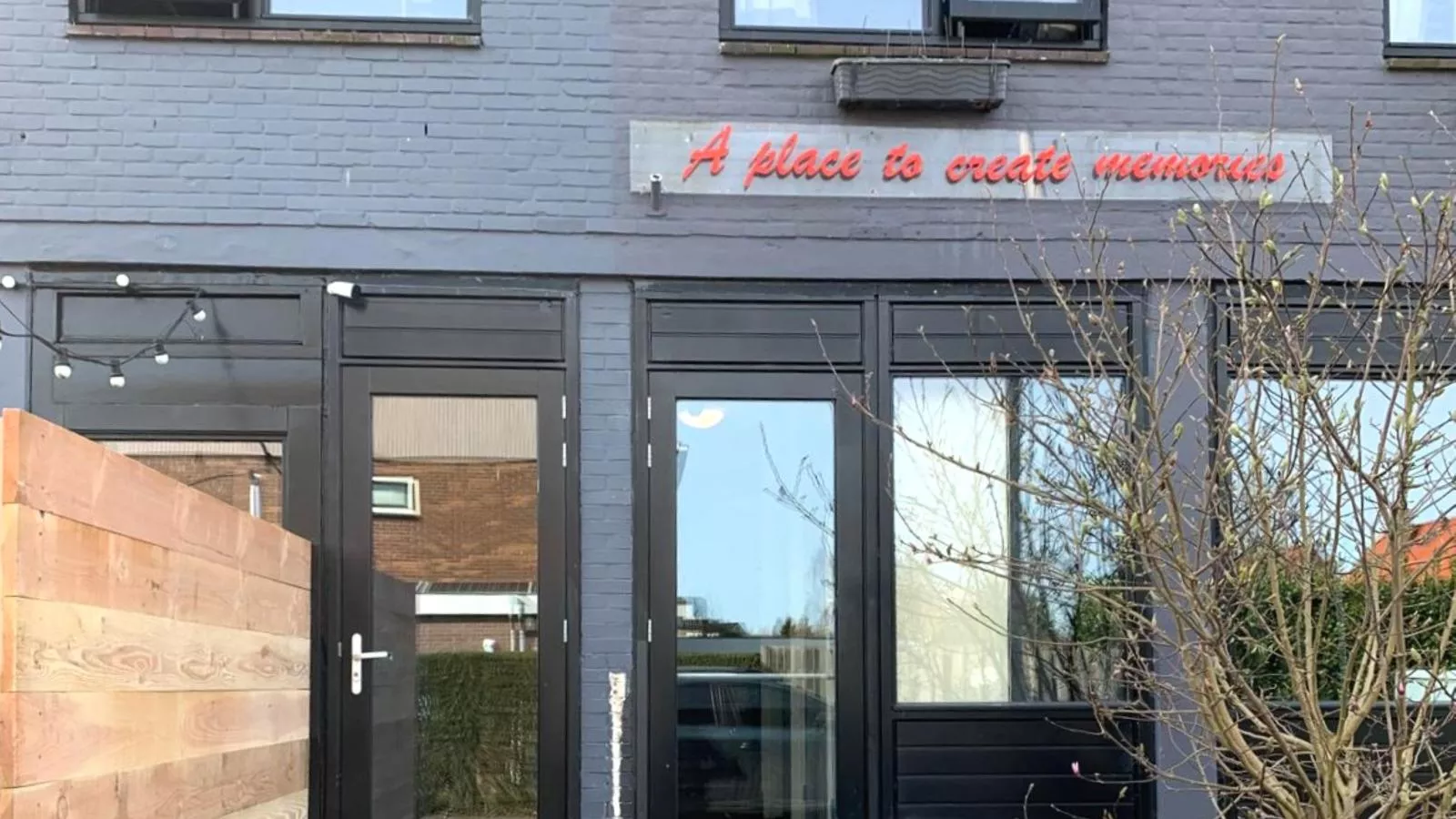 Lakes XL - Exterior in summer