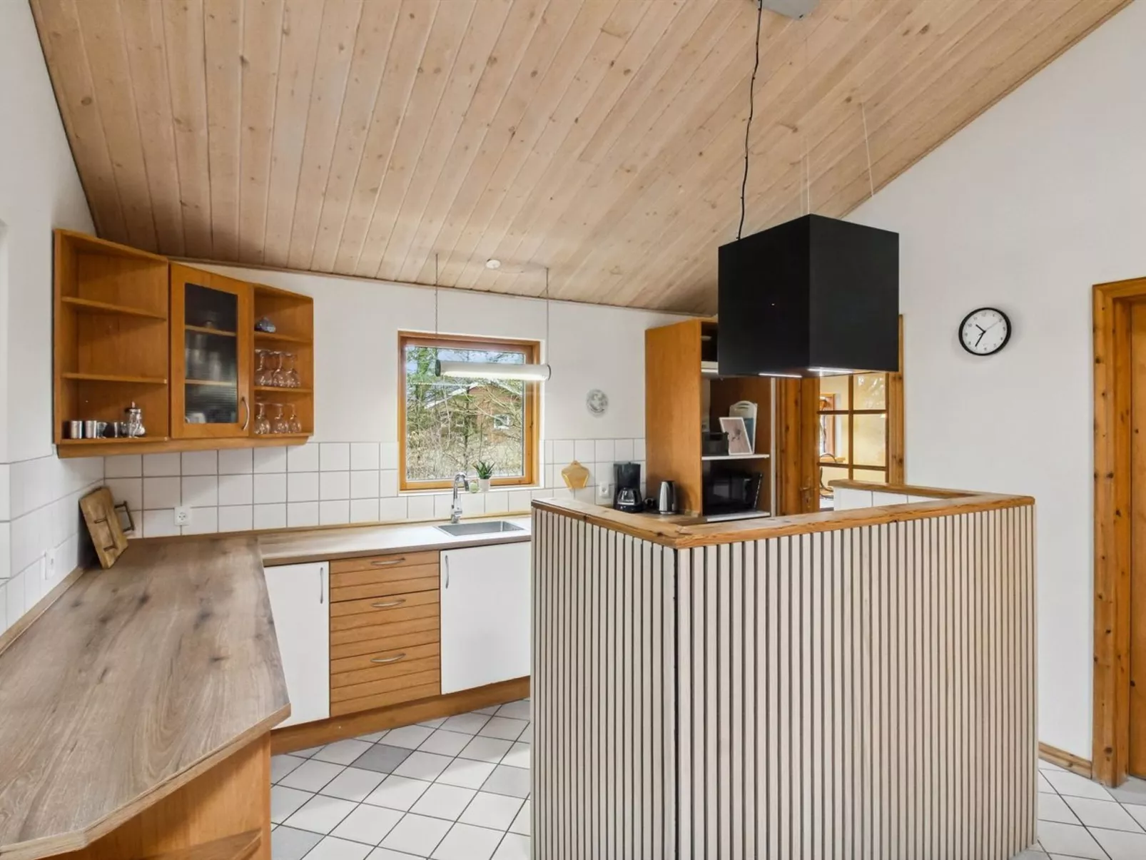 "Absalon" - 29km from the sea - Drinnen