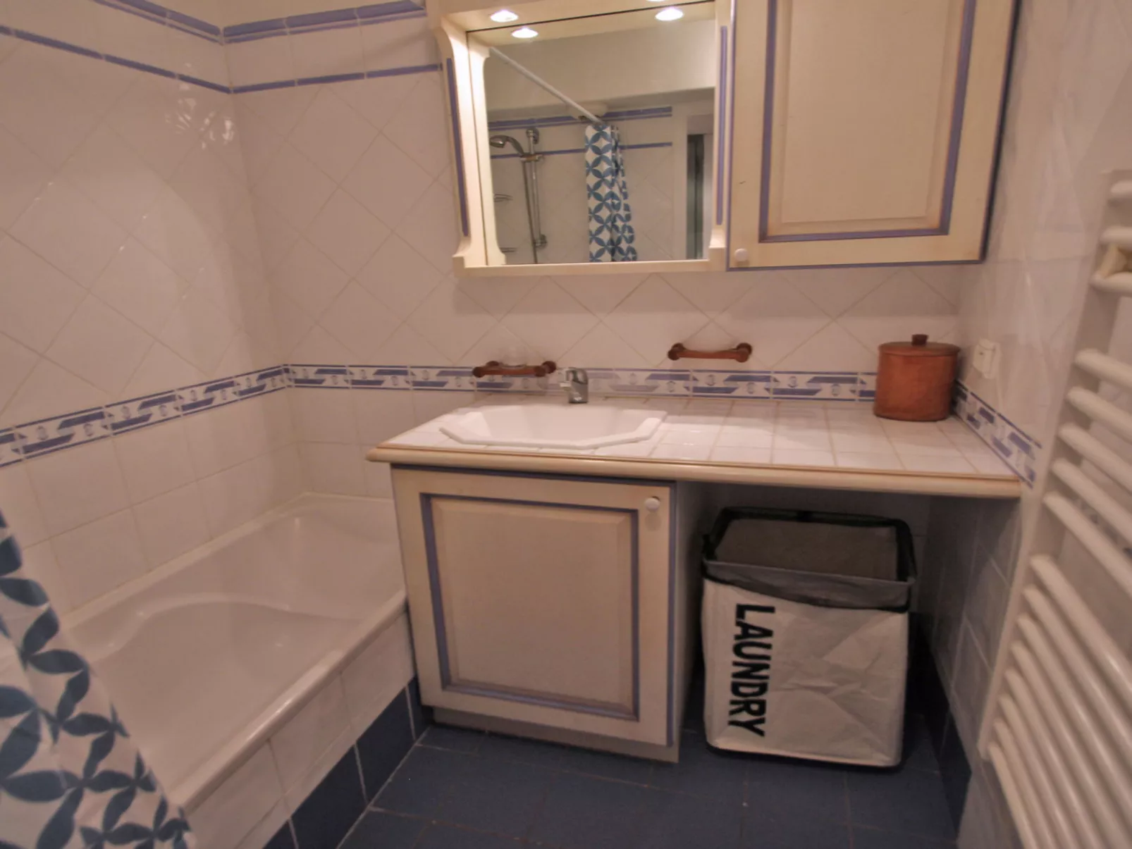 APT T3 - 4 pers - Schwimmbad Residenz - Klimaanlage - WiFi - Drinnen
