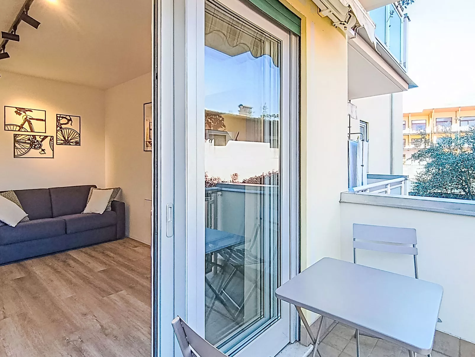 Family and Friends - Drinnen