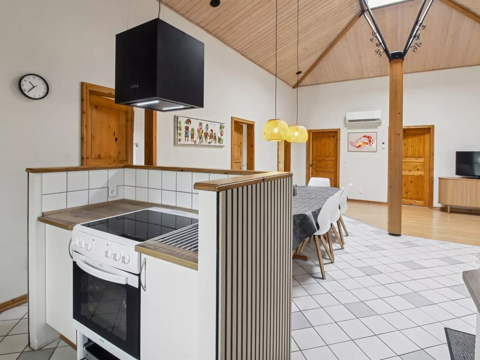 "Absalon" - 29km from the sea - Drinnen