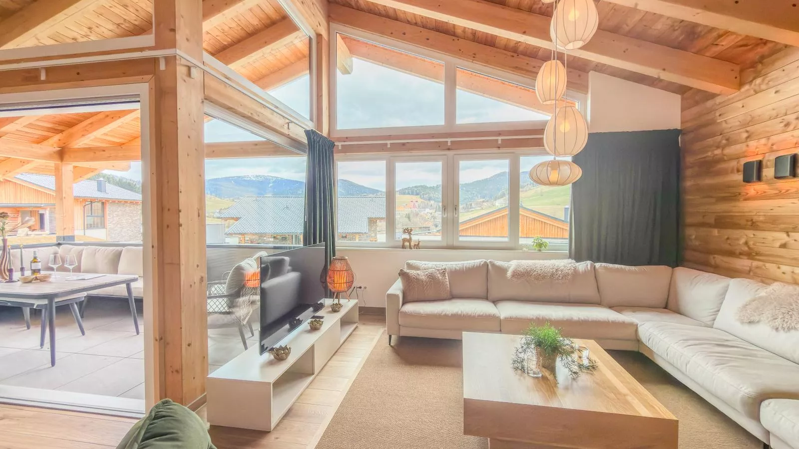 Birdie Lodge - Living room