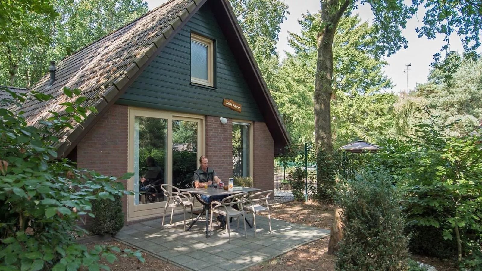 De Oeverzwaluw - Außenbereich Sommer