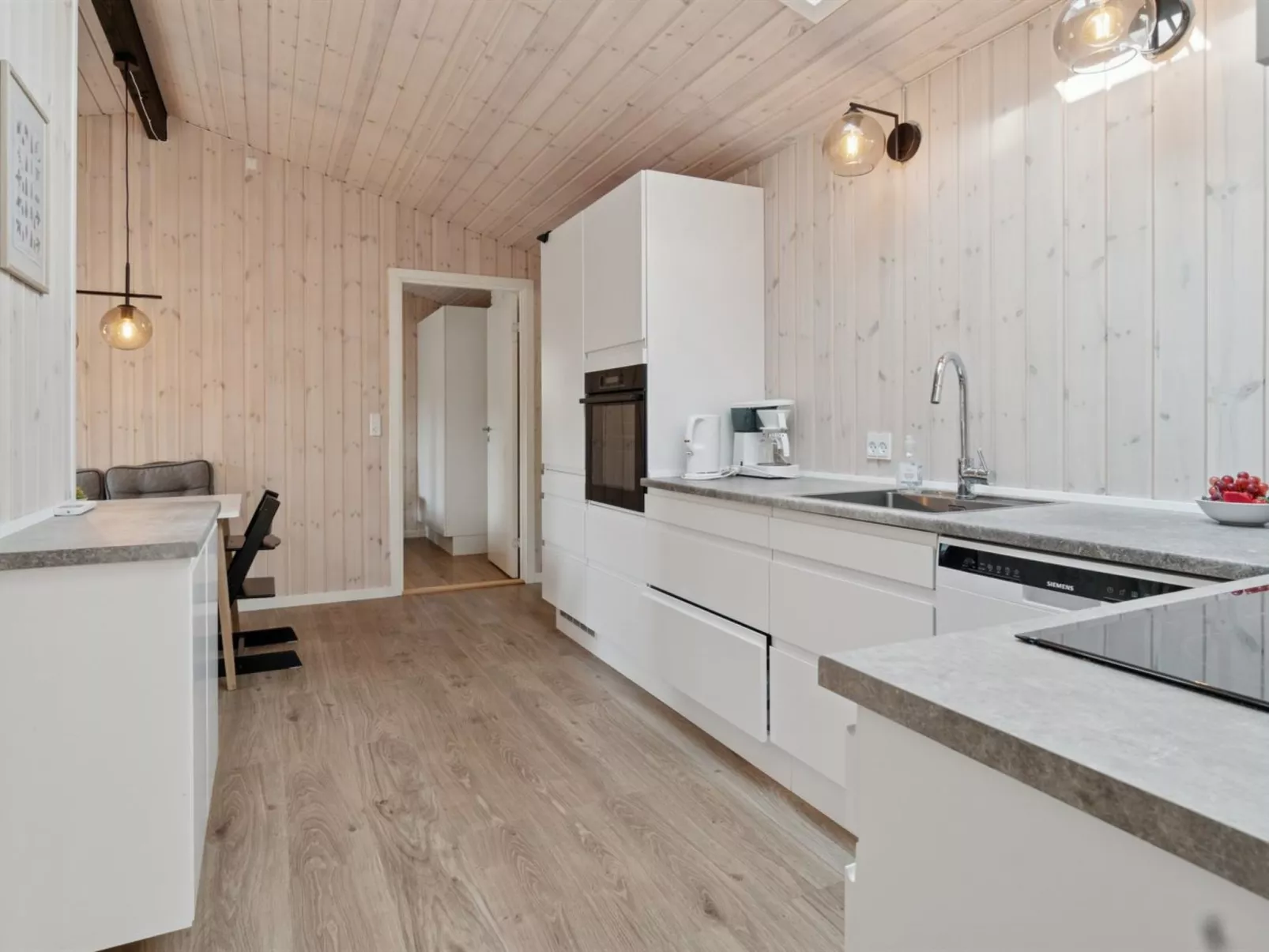 "Ahti" - 340m from the sea - Inside