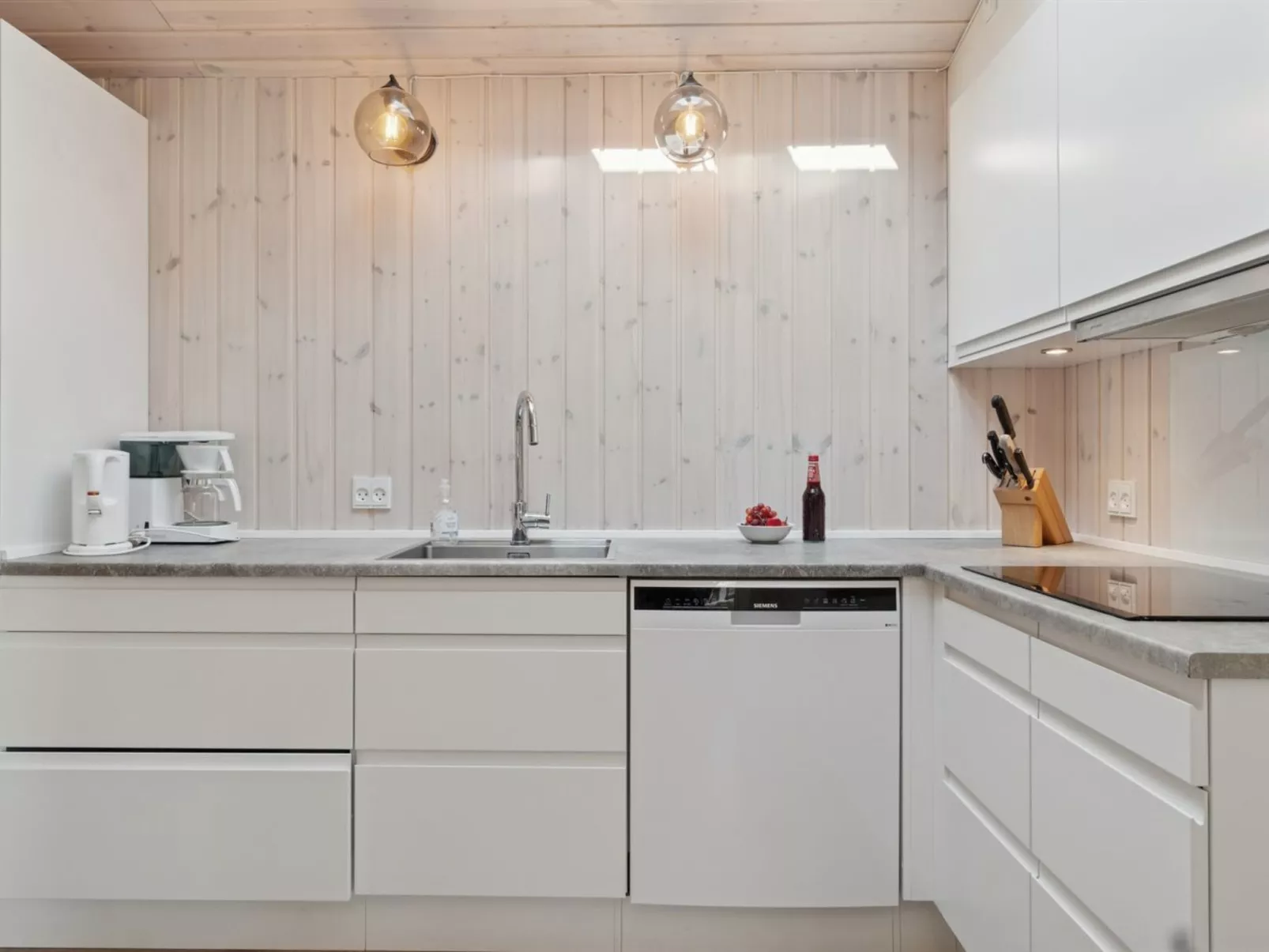 "Ahti" - 340m from the sea - Inside