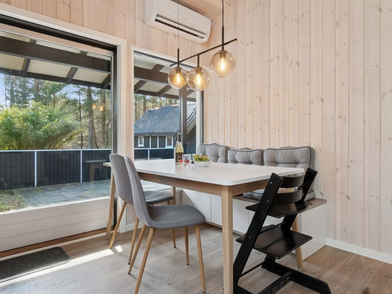 "Ahti" - 340m from the sea - Inside