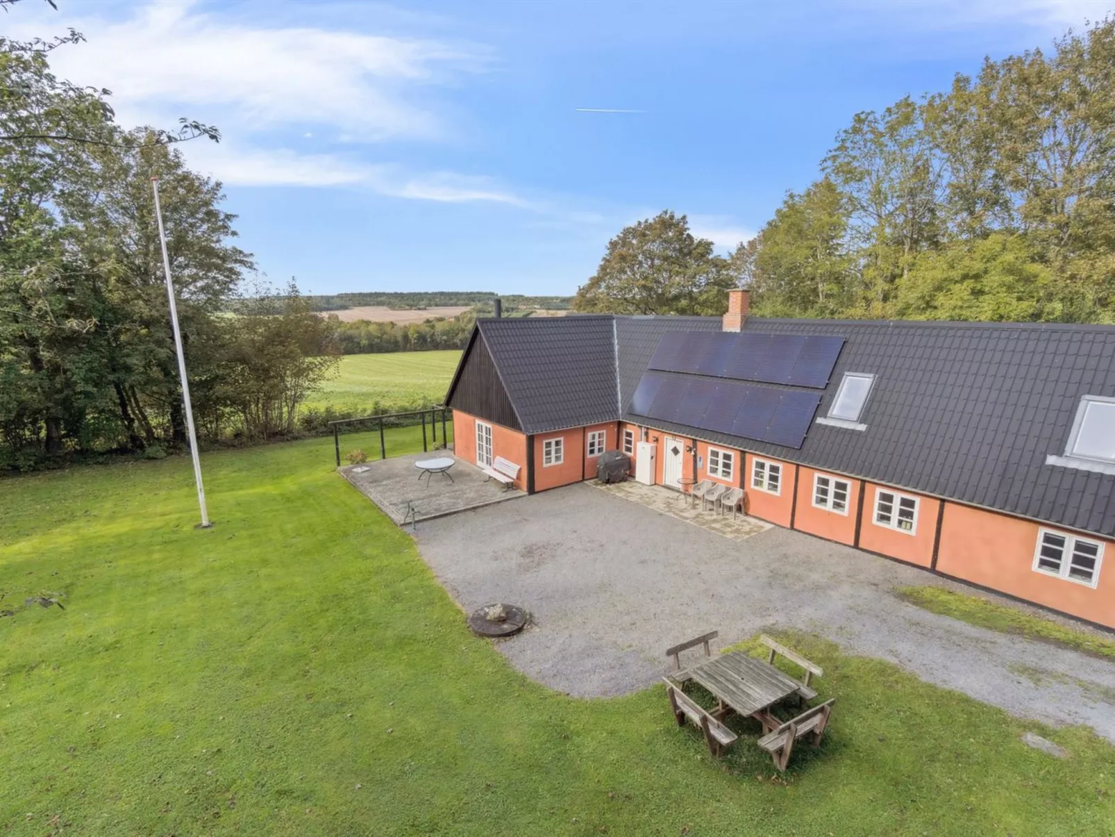 "Sigbritt" - 3.7km from the sea - Outside