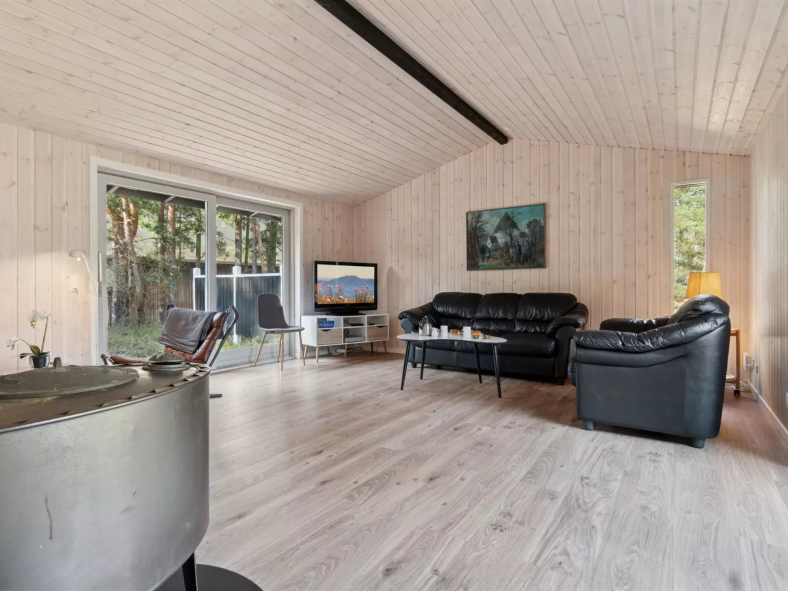 "Ahti" - 340m from the sea - Inside