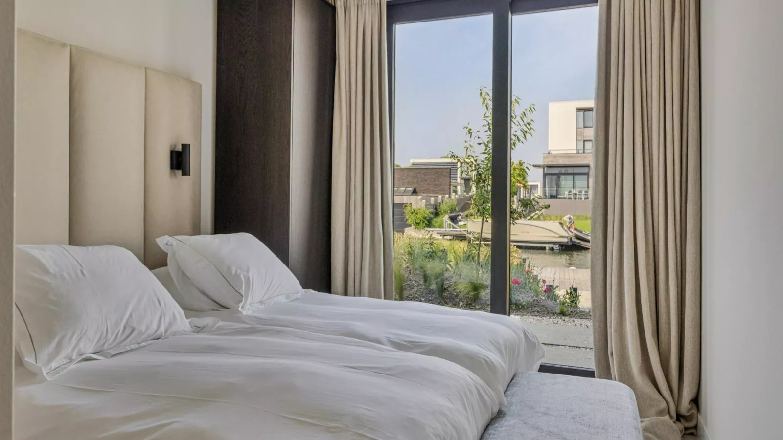 Zilte Watervilla - Bedroom