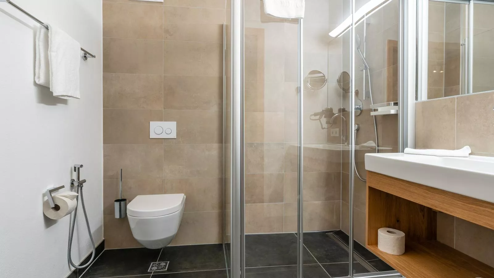 Luxury Tauern Suite Walchen Kaprun 5-Bathroom