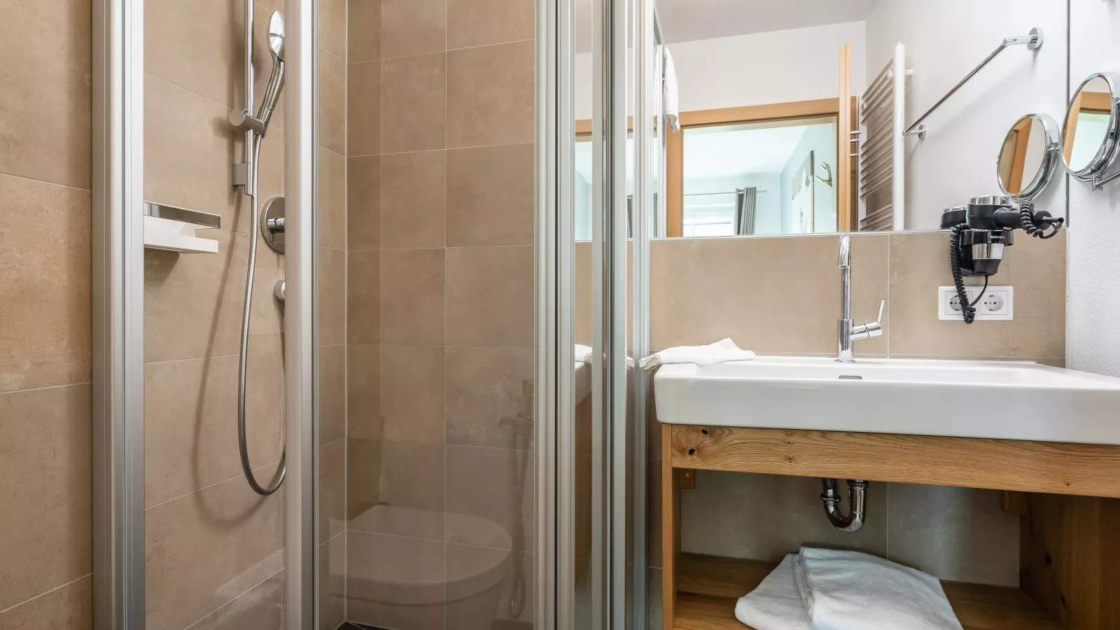 Luxury Tauern Suite Walchen Kaprun 5-Bathroom