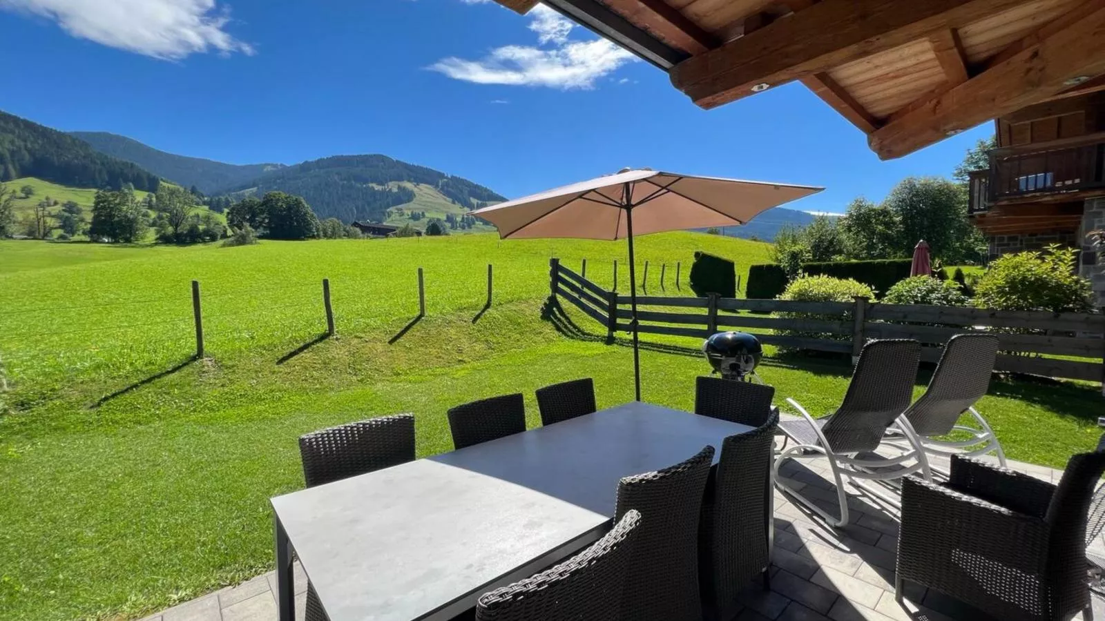 Schneeflocke Leogang-Außenbereich Sommer