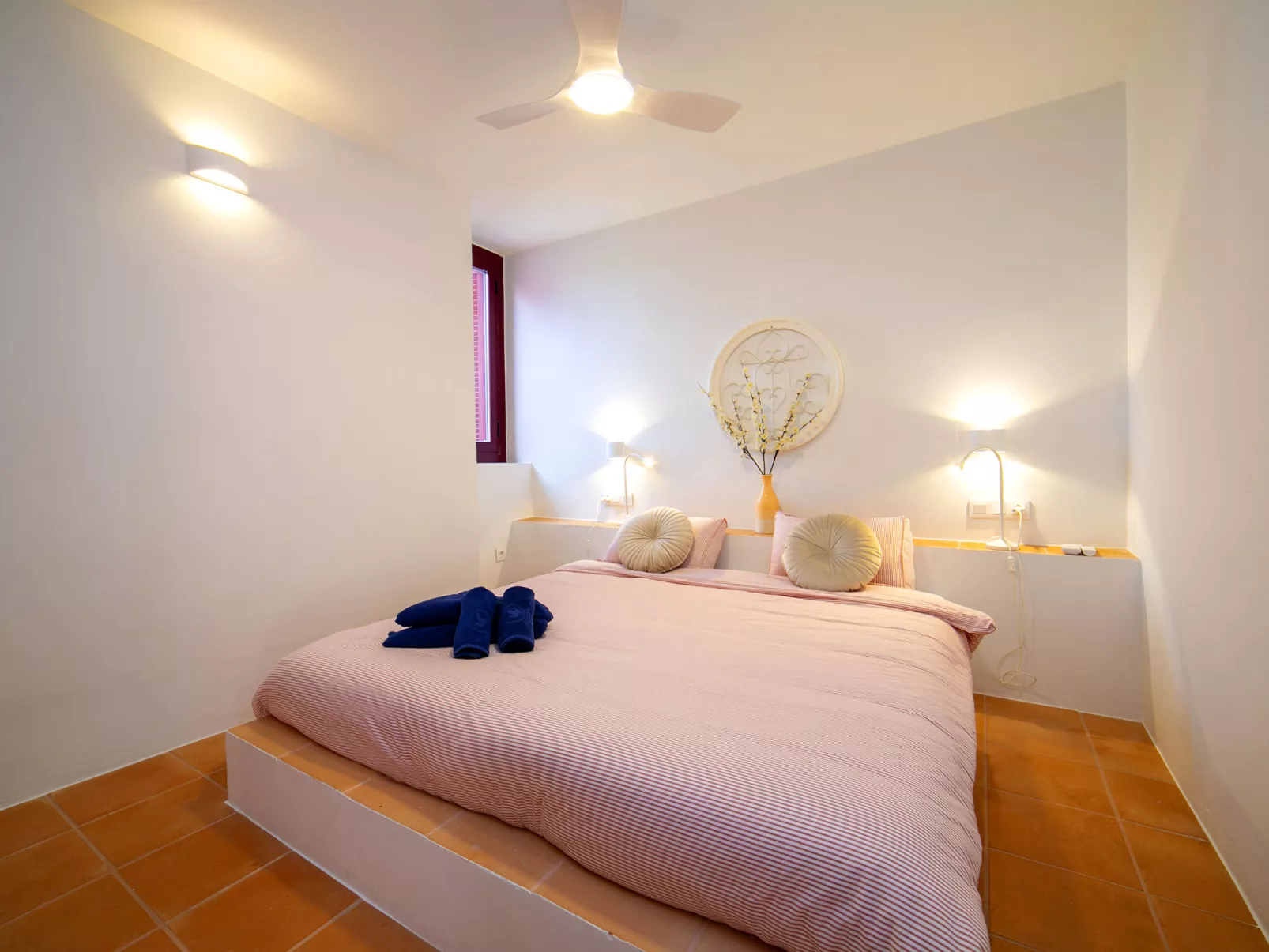 Muralla Roja - Inside