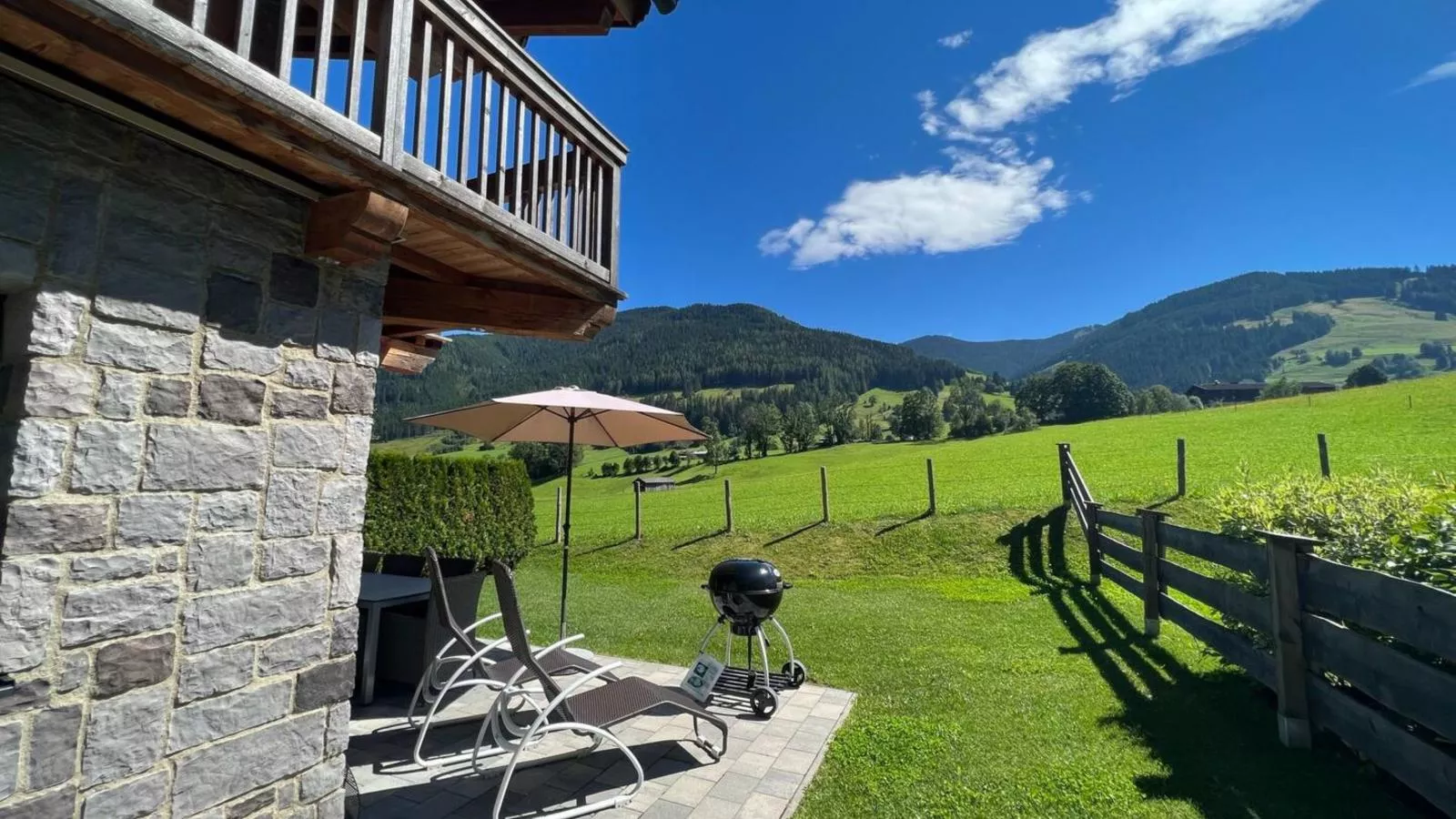 Schneeflocke Leogang-Außenbereich Sommer