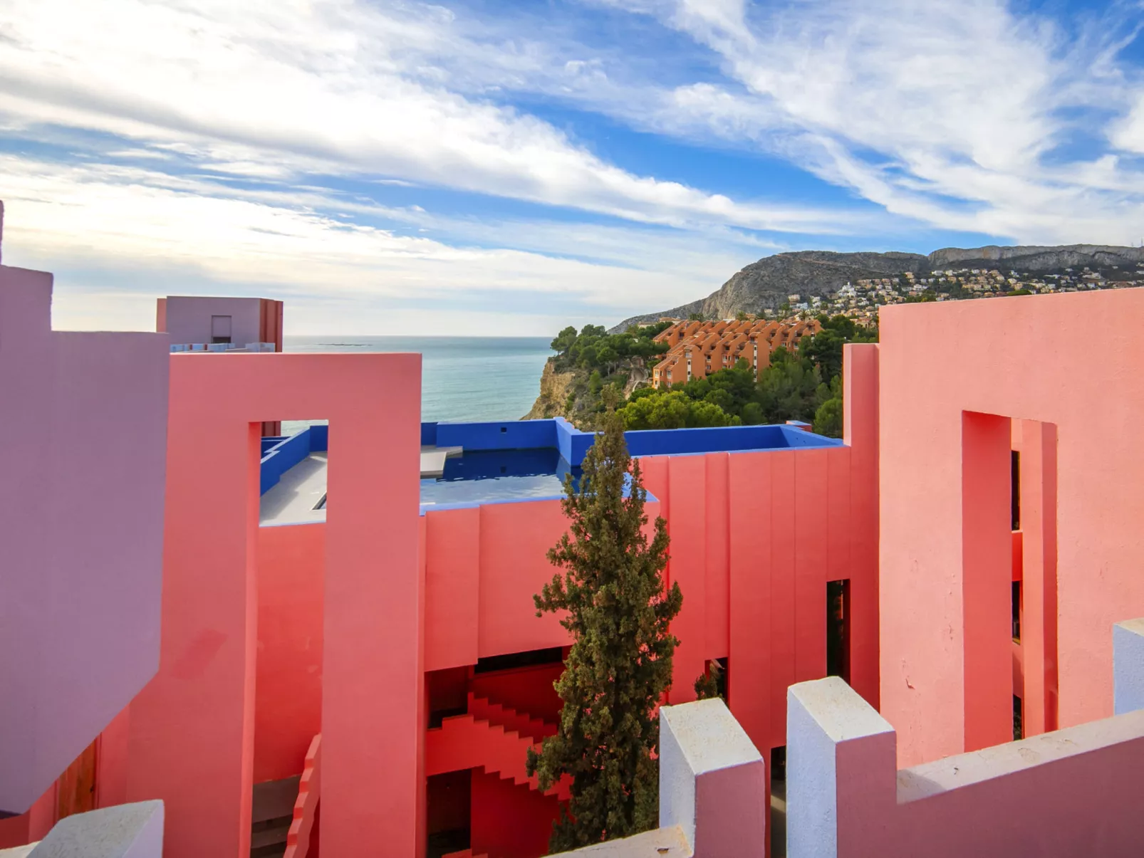 Muralla Roja - Outside