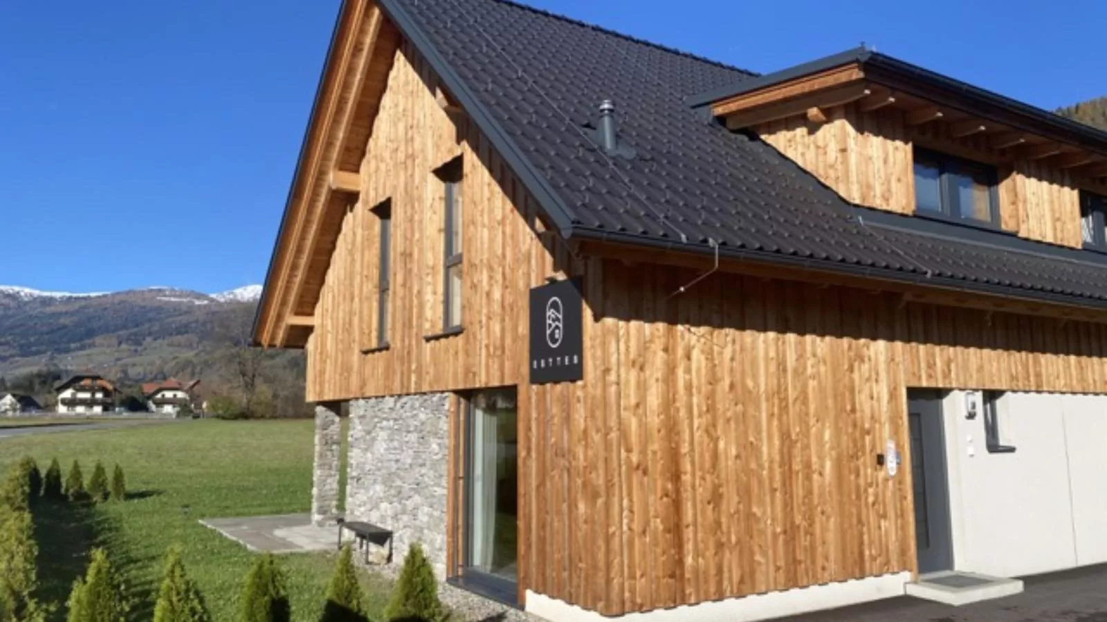 Mountain Chalet Esttes-Exterior summer