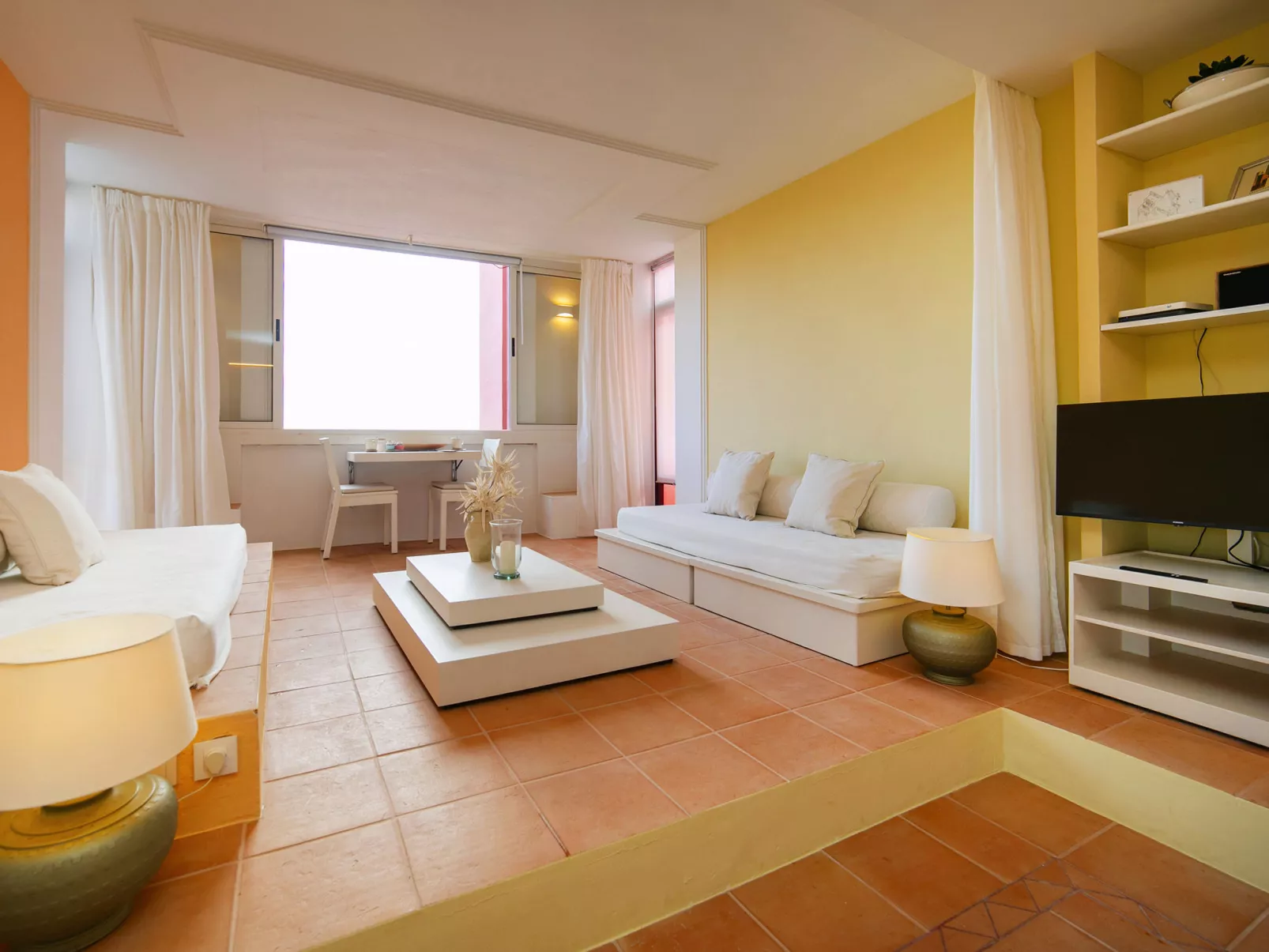 Muralla Roja - Inside