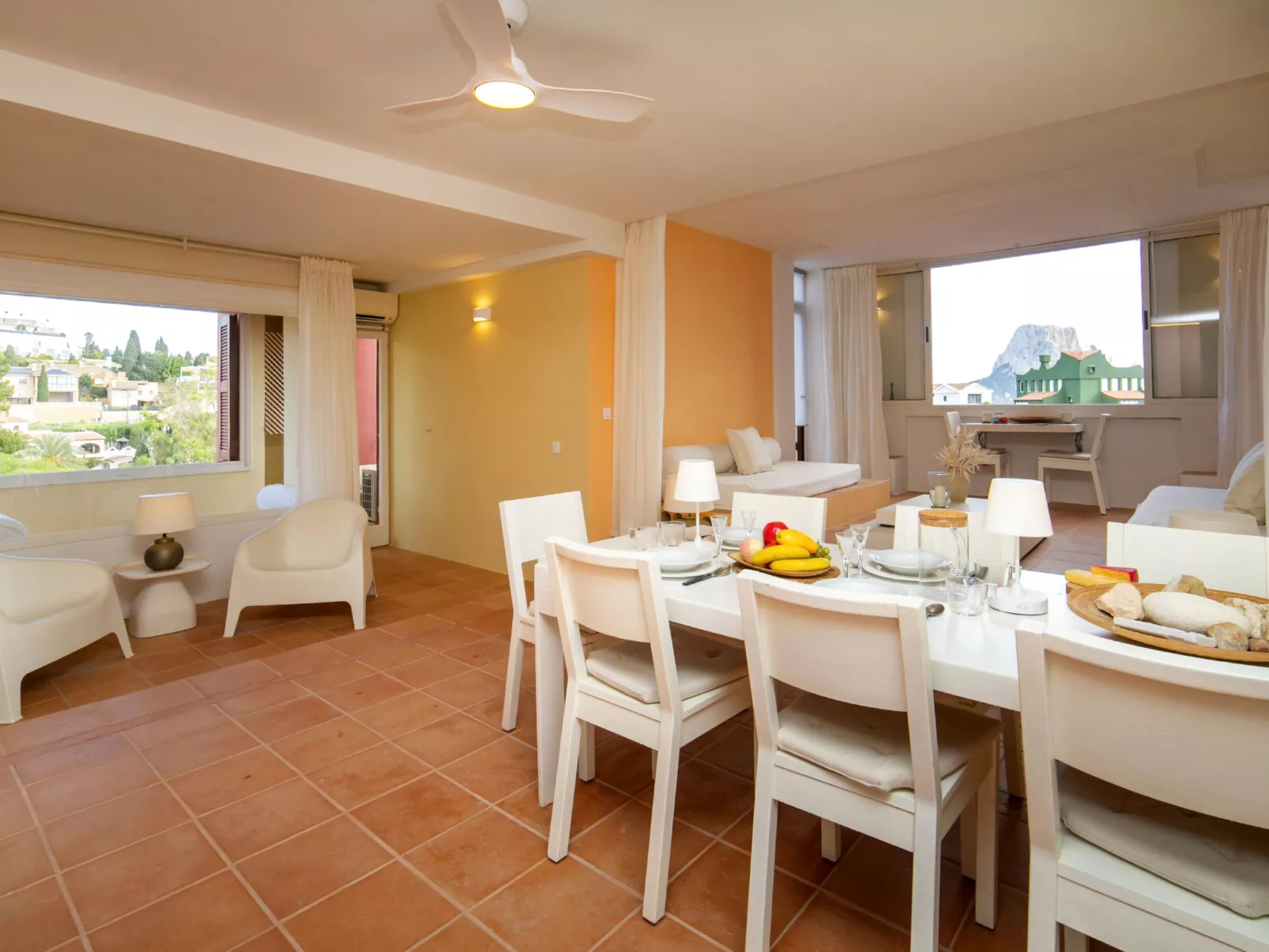 Muralla Roja - Inside