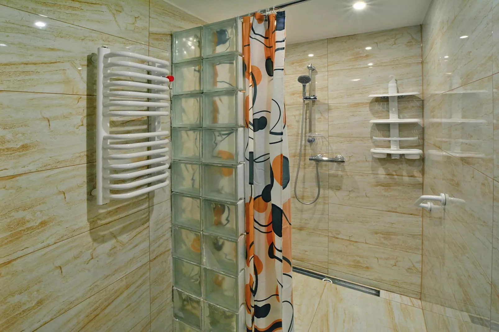 Mieszkanie wakacyjne dla 10 osób sauna w cenie Kołobrzeg-Bathroom