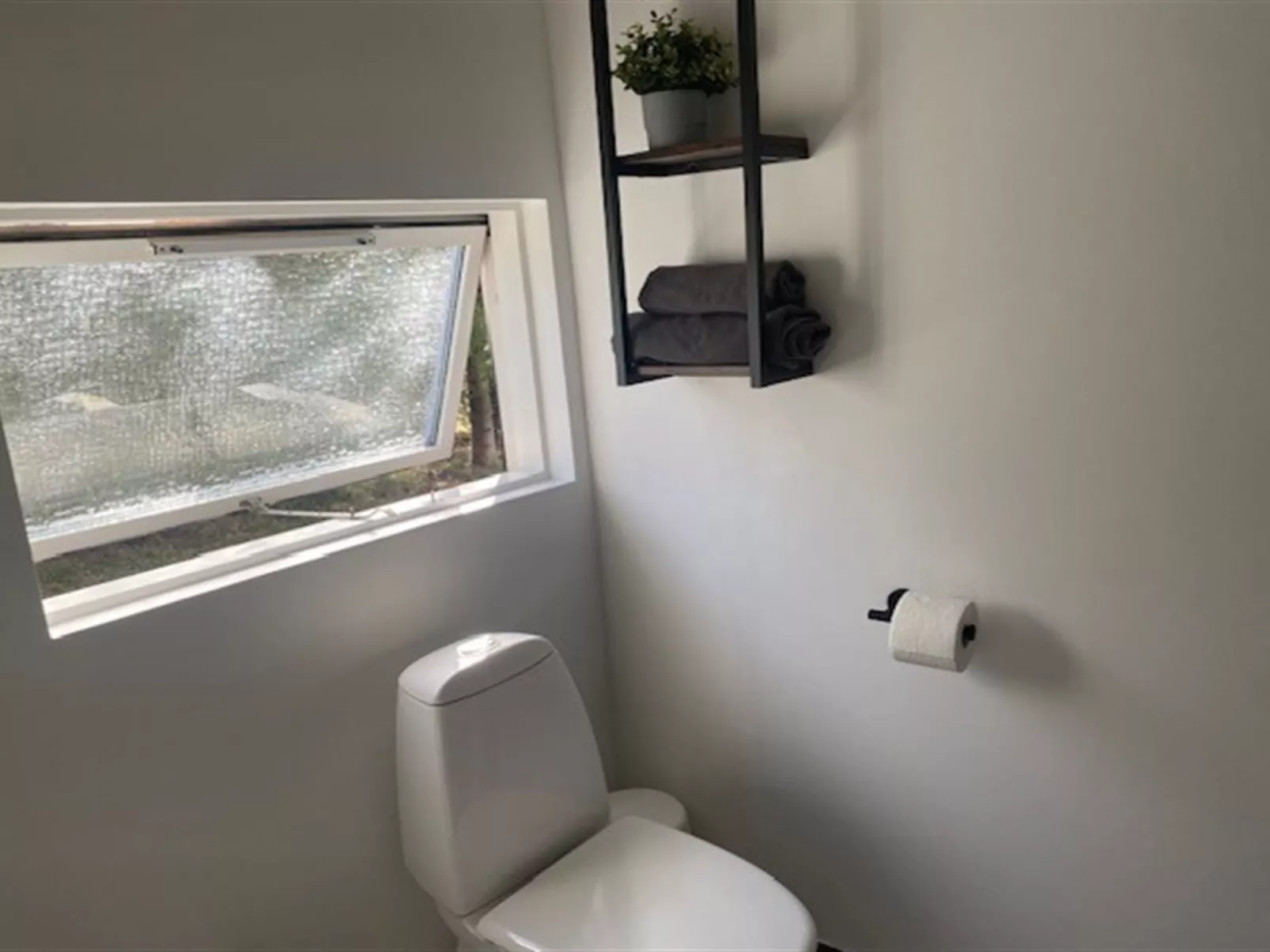 "Elnur" -  from the sea - Inside