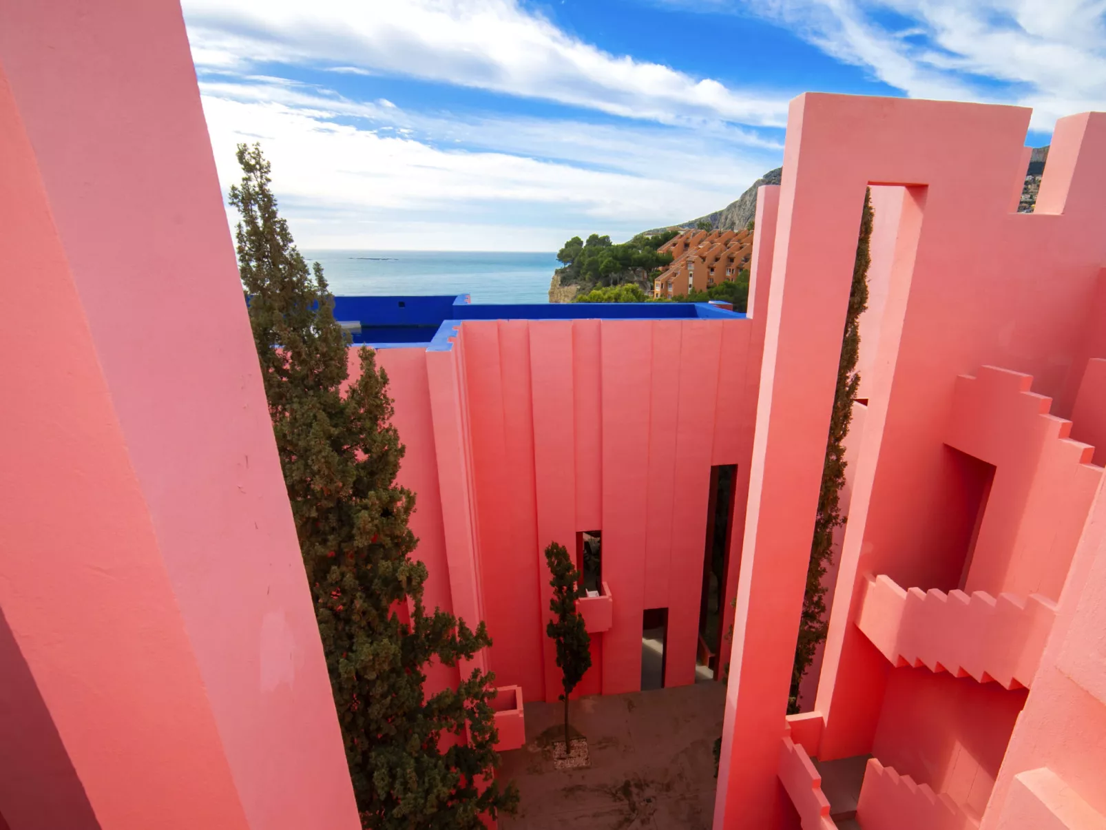 Muralla Roja - Outside