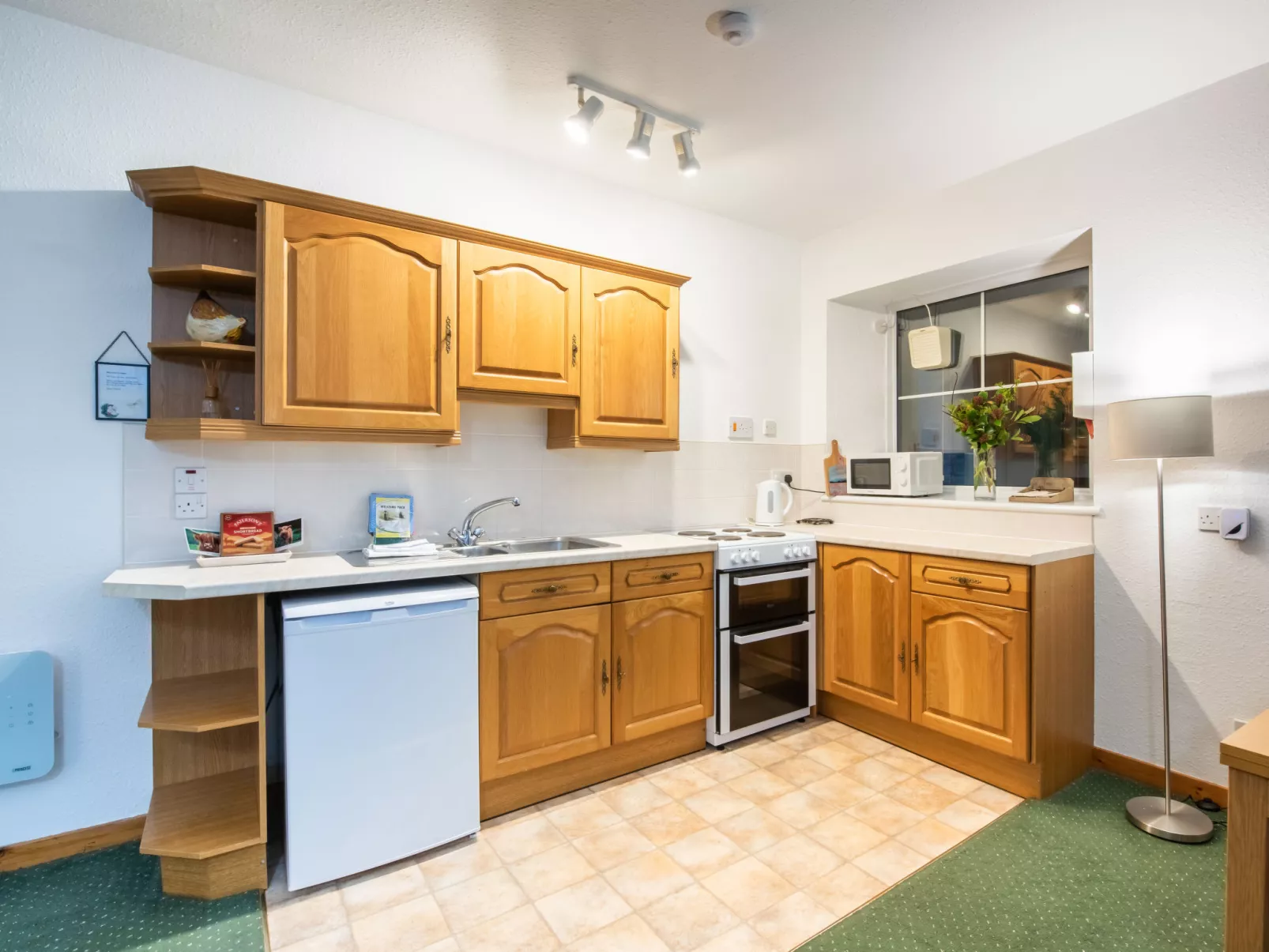 Old Stable & Dairy Combi - Drinnen