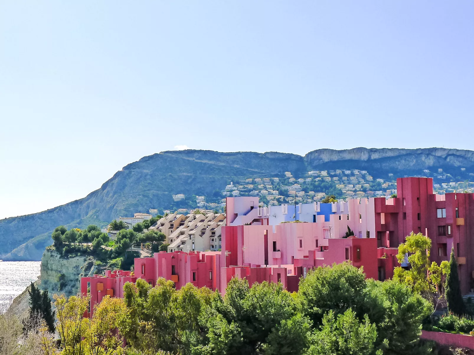 Muralla Roja - Outside