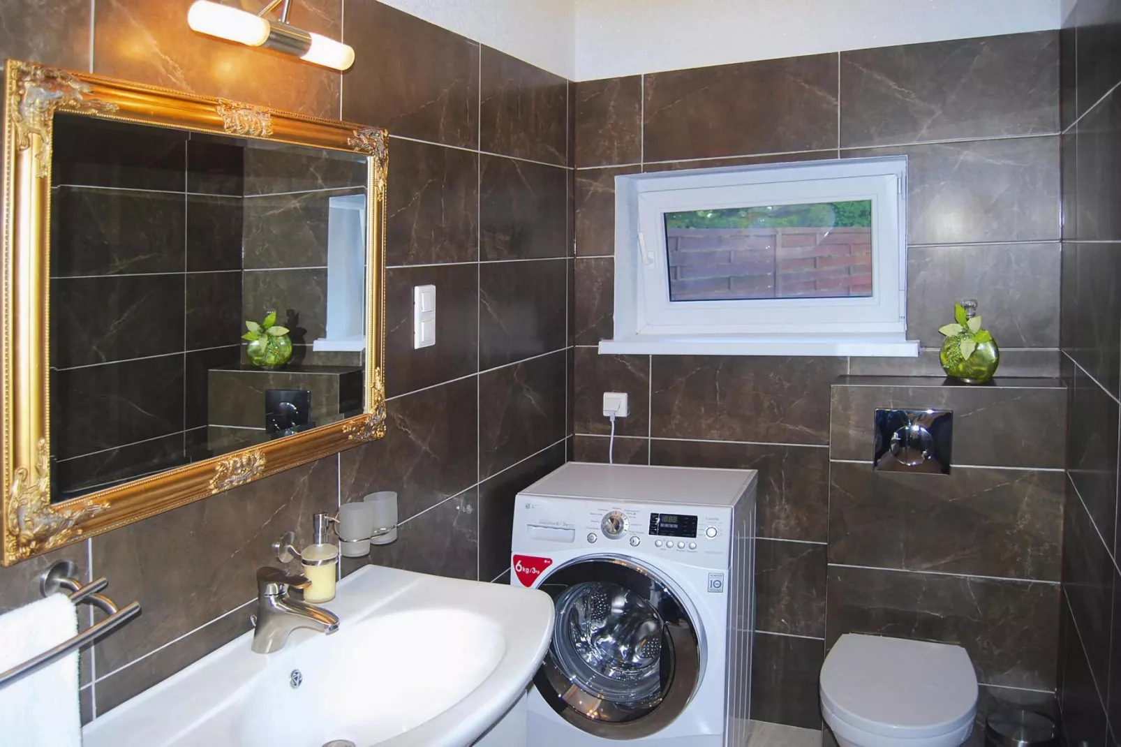 Dom wakacyjny z basenem dla 7 osób Sieciemin-Bathroom