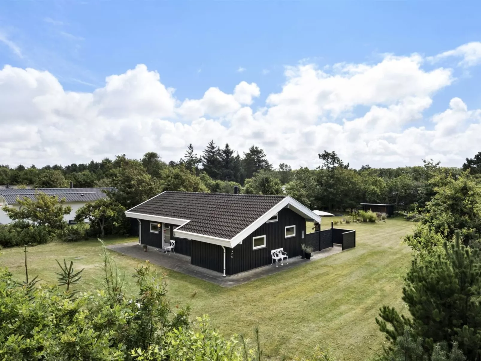 "Gita" - 2.2km from the sea