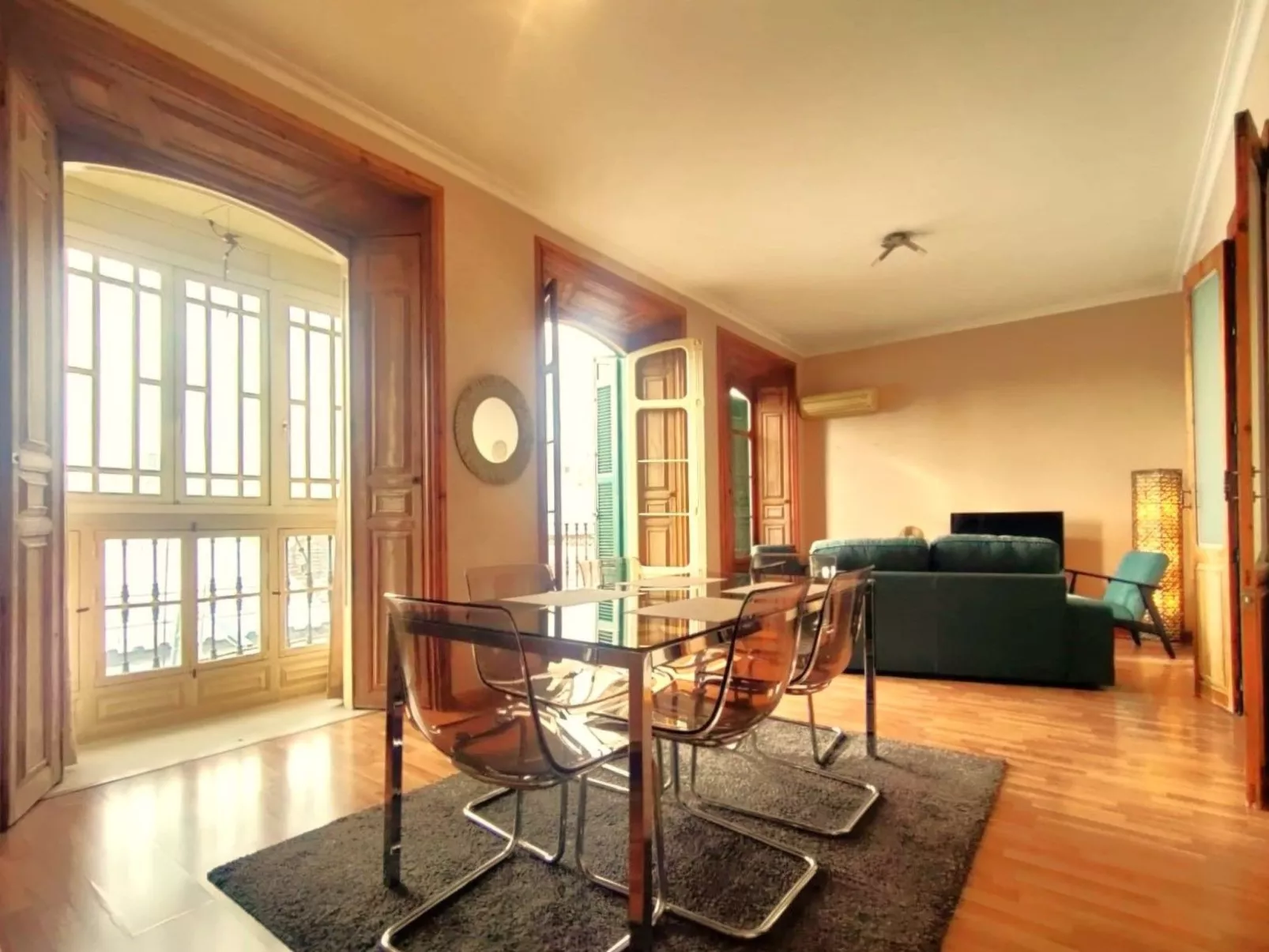 "Sunny Cervantes" mit privatem Balkon - Dedans