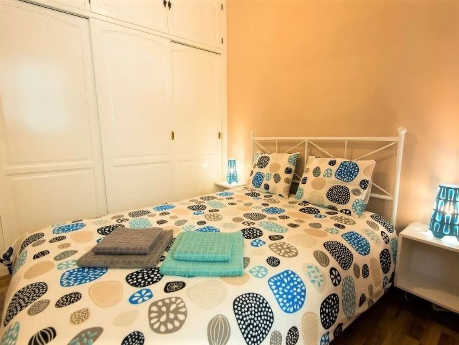 "Sunny Cervantes" mit privatem Balkon - Dedans