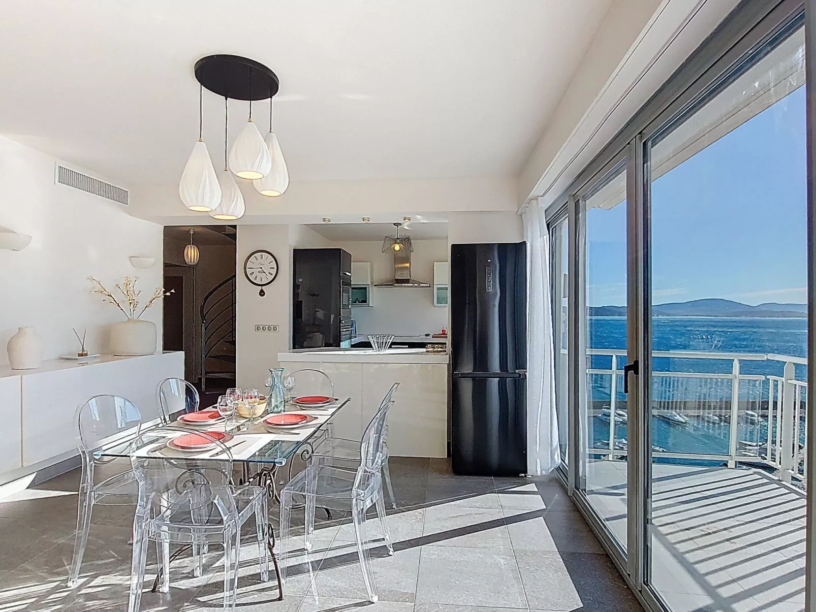 Le Palais de la Mer - Inside